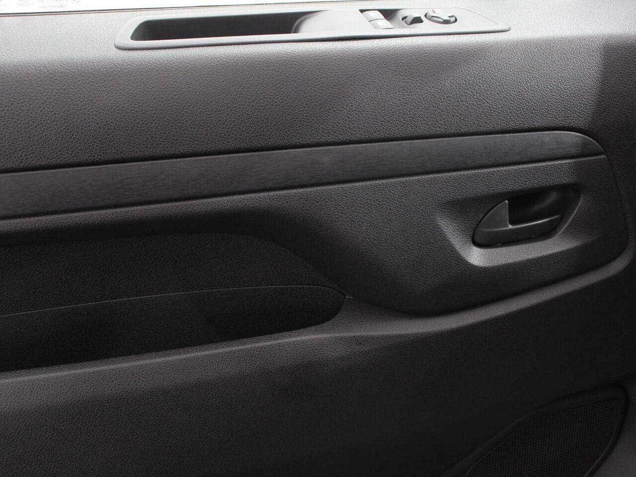 Opel VIVARO 2.0 BlueHDi 180 S&S L3 Automaat Apple Carplay / Android Auto Parkeersensoren V+A Trekhaak Camera Navigatie Cruise Control LED koplampen houten afwerking laadruimte