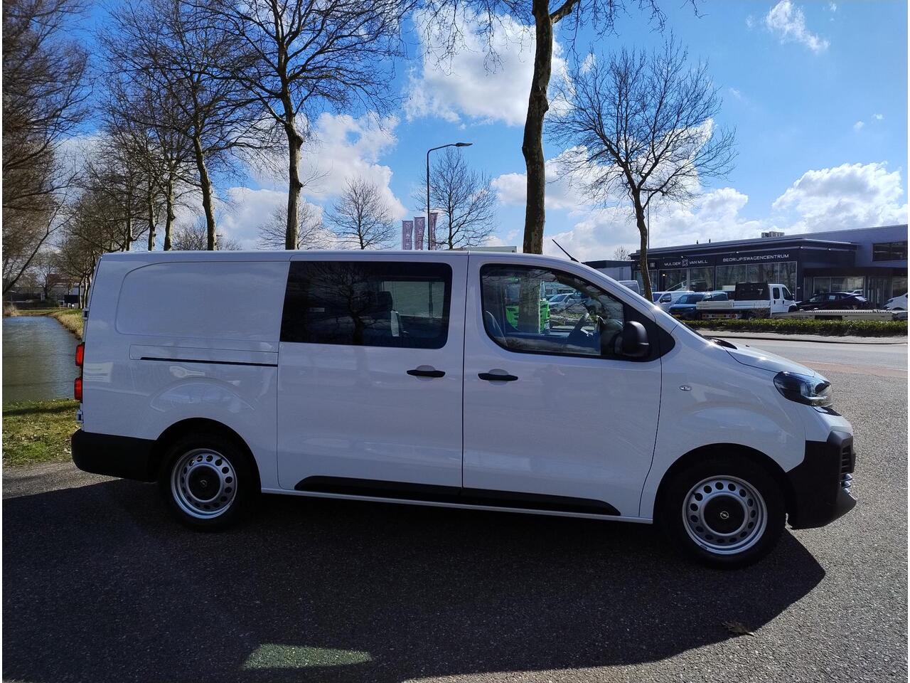 Opel VIVARO L3 DC 1.5 BlueHDI 120pk | BPM vrij | Dubbele Cabine | 6-zits | Houten afwerking laadruimte | Multimedia | NAVI | Apple Carplay | Android Auto | Parkeersensoren achter | Multifunctioneel stuurwiel | Elektrisch inklapbare spiegels | Bestuurdersstoel comfor