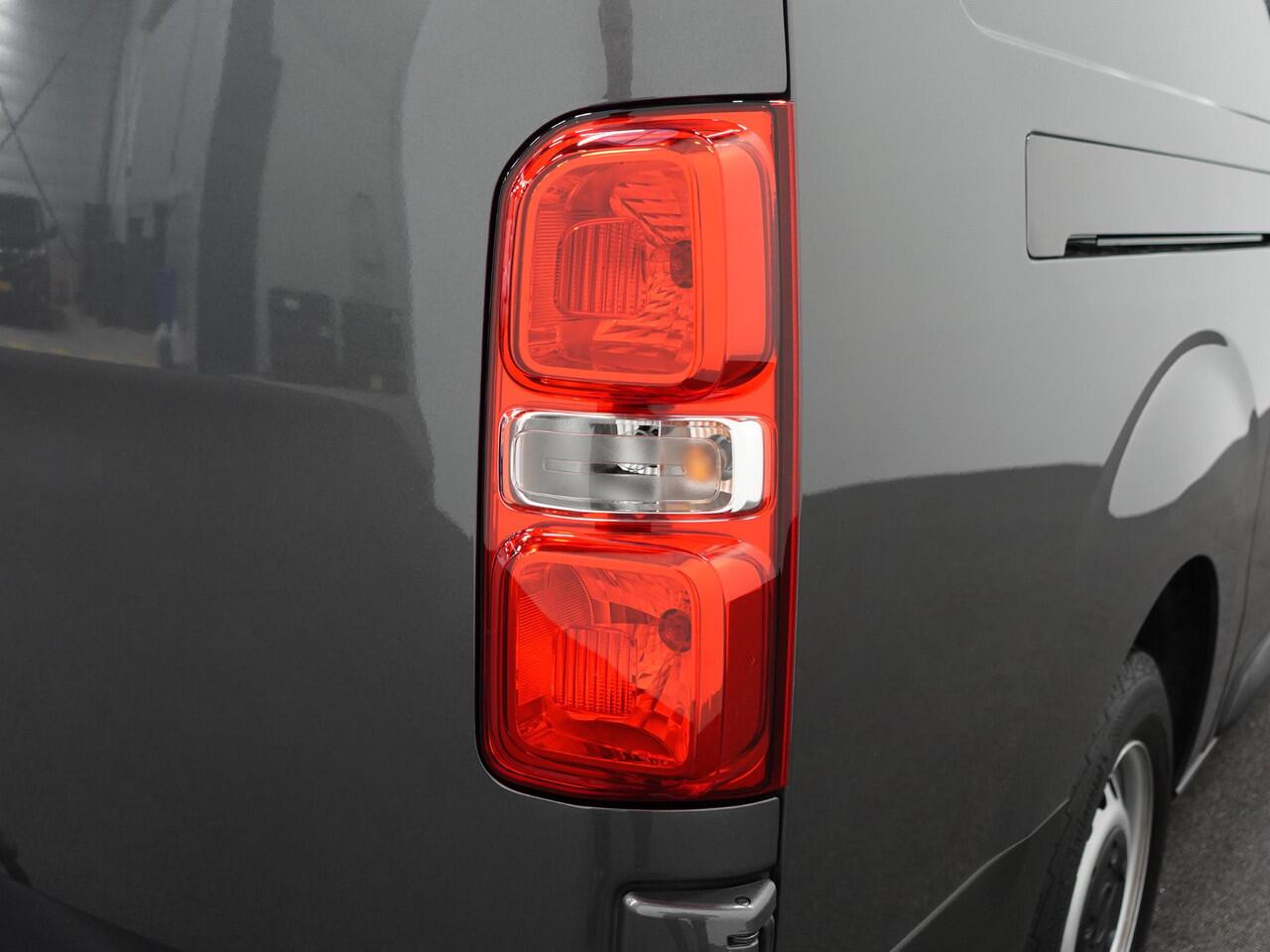 Opel VIVARO 2.0 BlueHDi 145PK L3 Automaat Airco Bluetooth Cruise Control Navigatie Trekhaak