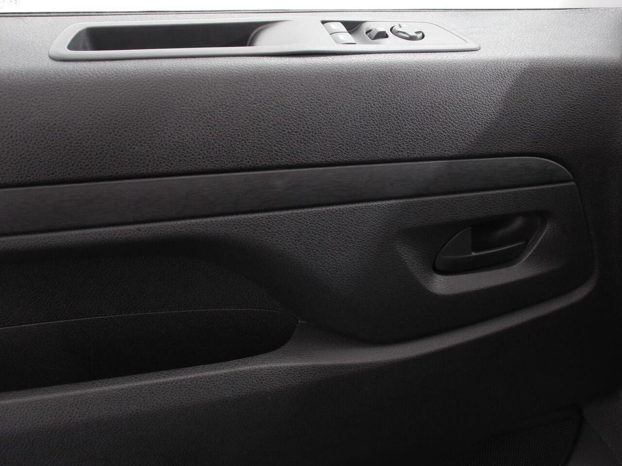 Opel VIVARO 2.0 BlueHDi 180 S&S L3 Automaat Apple Carplay / Android Auto Parkeersensoren V+A Trekhaak Camera Navigatie Cruise Control LED koplampen houten afwerking laadruimte