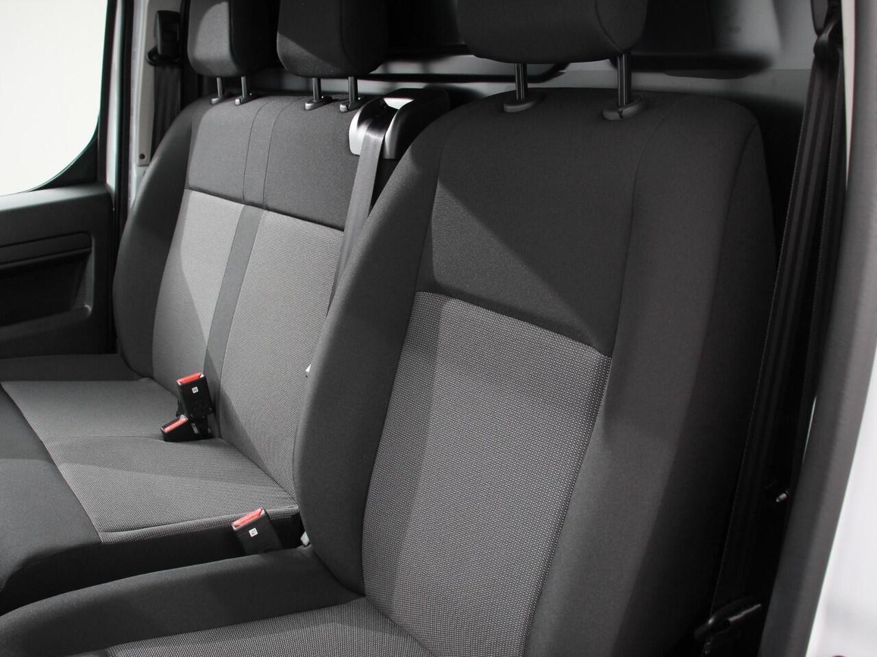 Opel VIVARO 1.5 Diesel 120 S&S L3 Apple Carplay / Android Auto Parkeersensoren V+A Trekhaak Camera Navigatie Cruise Control LED koplampen houten afwerking laadruimte