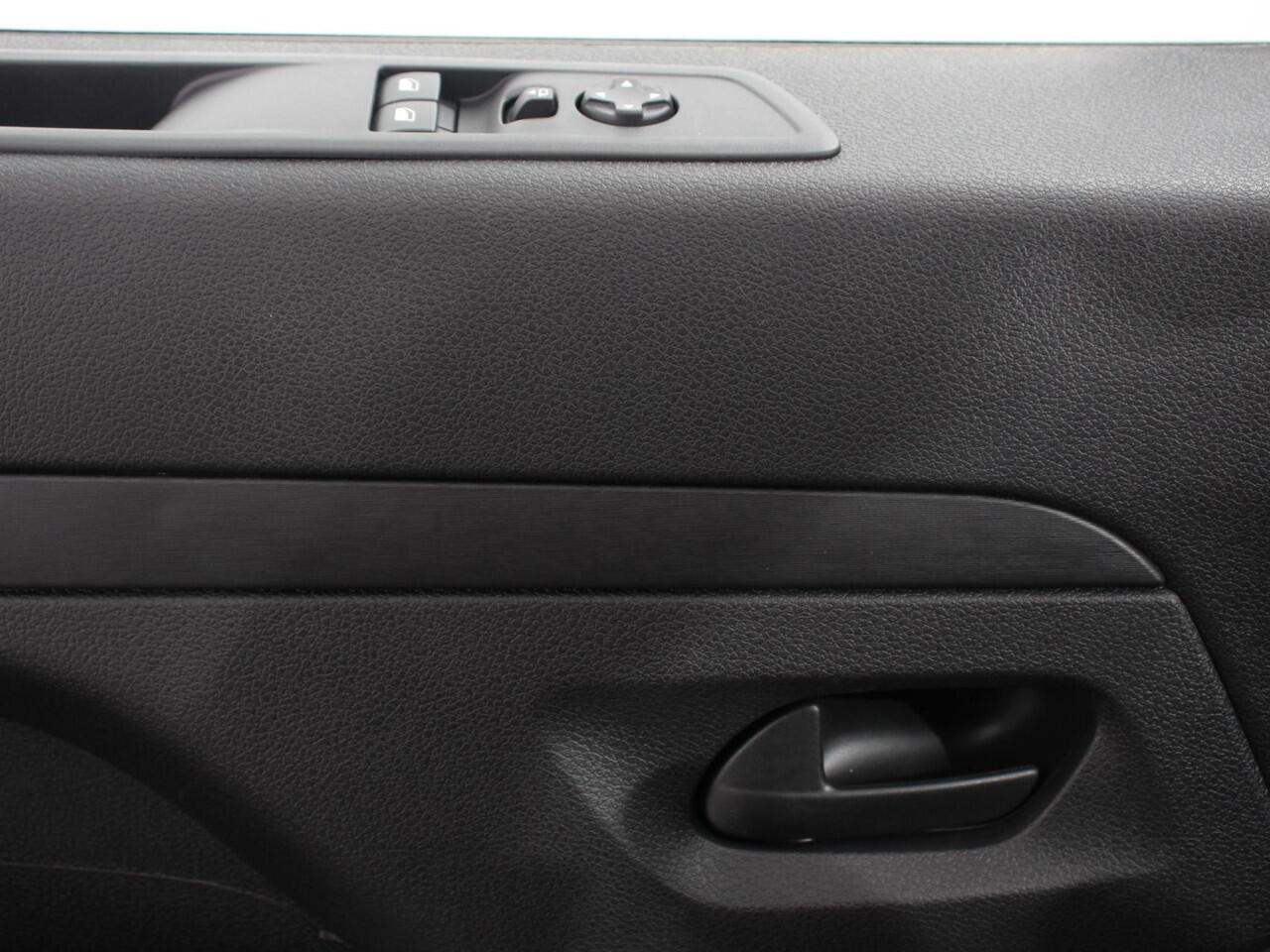 Opel VIVARO 2.0 Diesel 180 S&S L3 Automaat Apple Carplay / Android Auto Parkeersensoren V+A Trekhaak Camera Navigatie Cruise Control LED koplampen houten afwerking laadruimte
