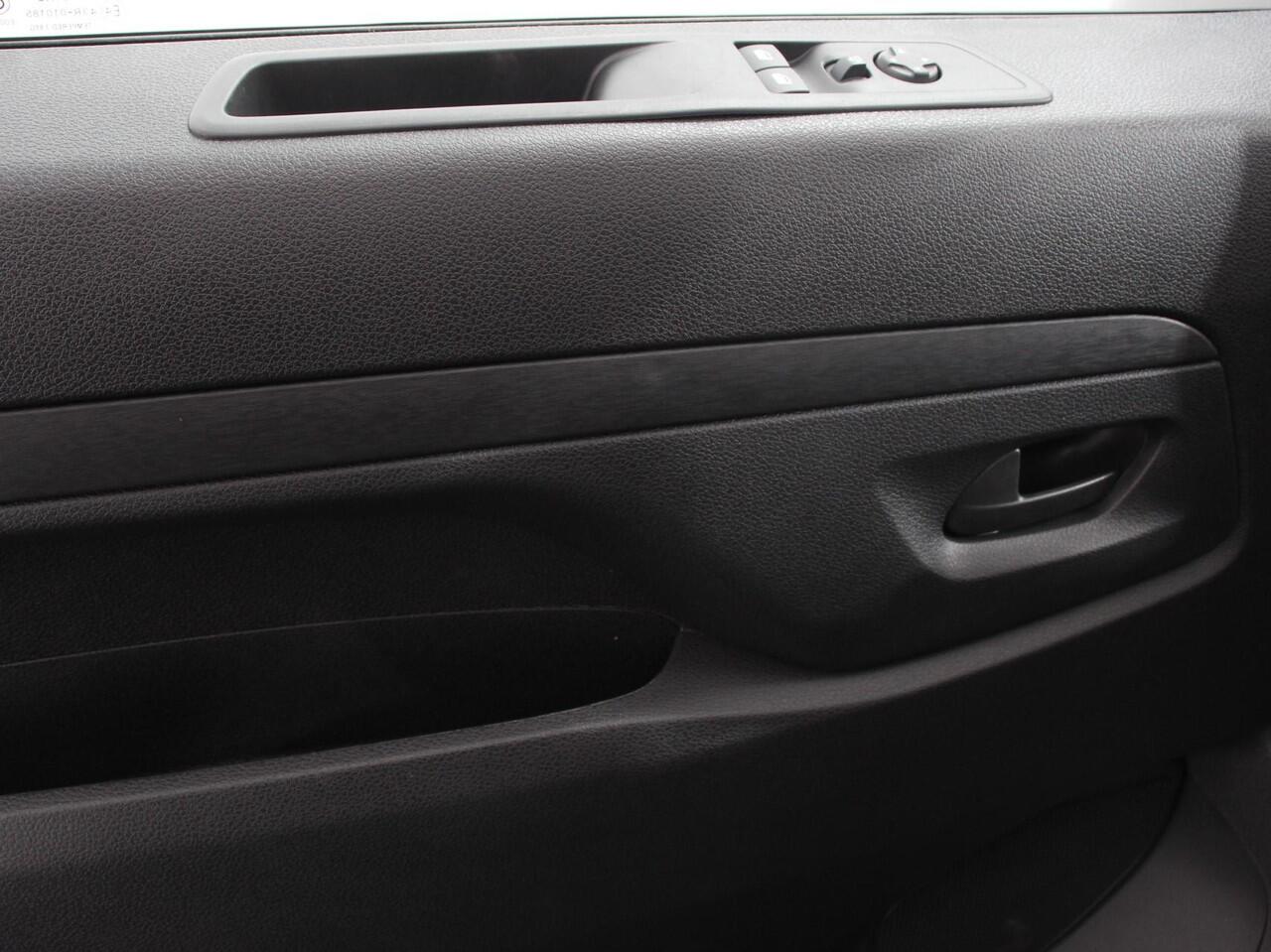 Opel VIVARO 2.0 BlueHDi 180 S&S L3 Automaat Apple Carplay / Android Auto Parkeersensoren V+A Trekhaak Camera Navigatie Cruise Control LED koplampen houten afwerking laadruimte