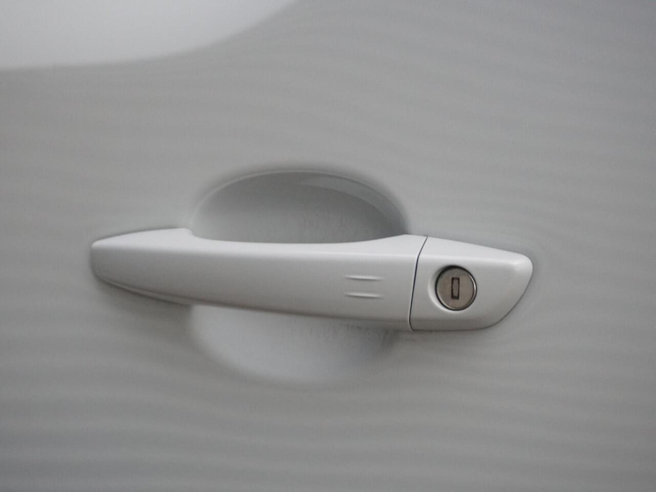 Opel VIVARO L3 2.0D 180 PK. Automaat | BPM-vrij | Navigatie incl. Apple Carplay | parkeersensoren voor & achter | dodehoekwaarschuwing | Climate Control | Keyless Entry en Start/Stop