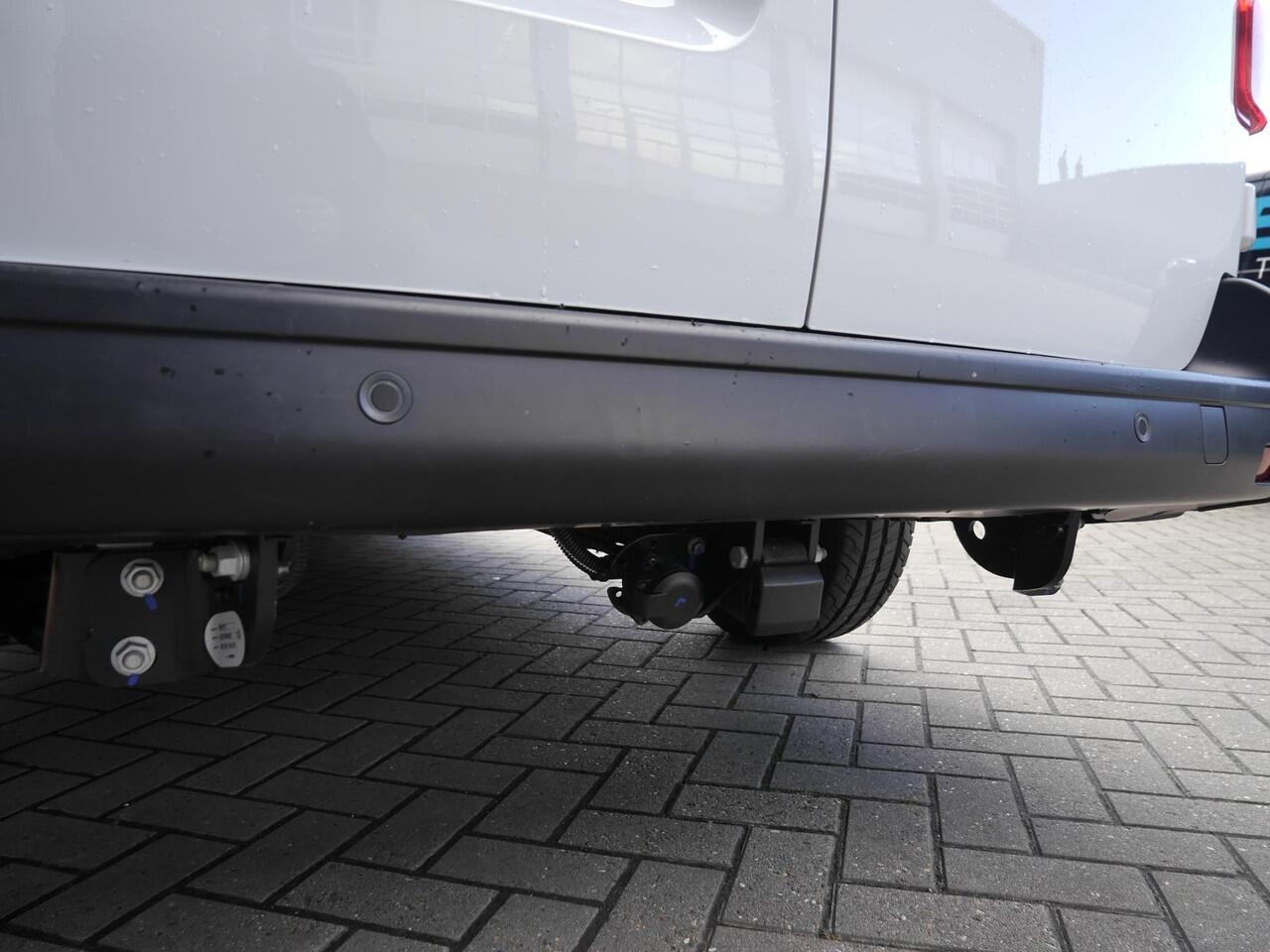 Opel VIVARO 2.0 Diesel 145 L3 | Lage km.stand | 3 Zits Parkeersensoren achter | Regensensor | Achterdeuren met ramen | Airco | Digtitaal instrumentenpaneel | Trekhaakvoorbereiding