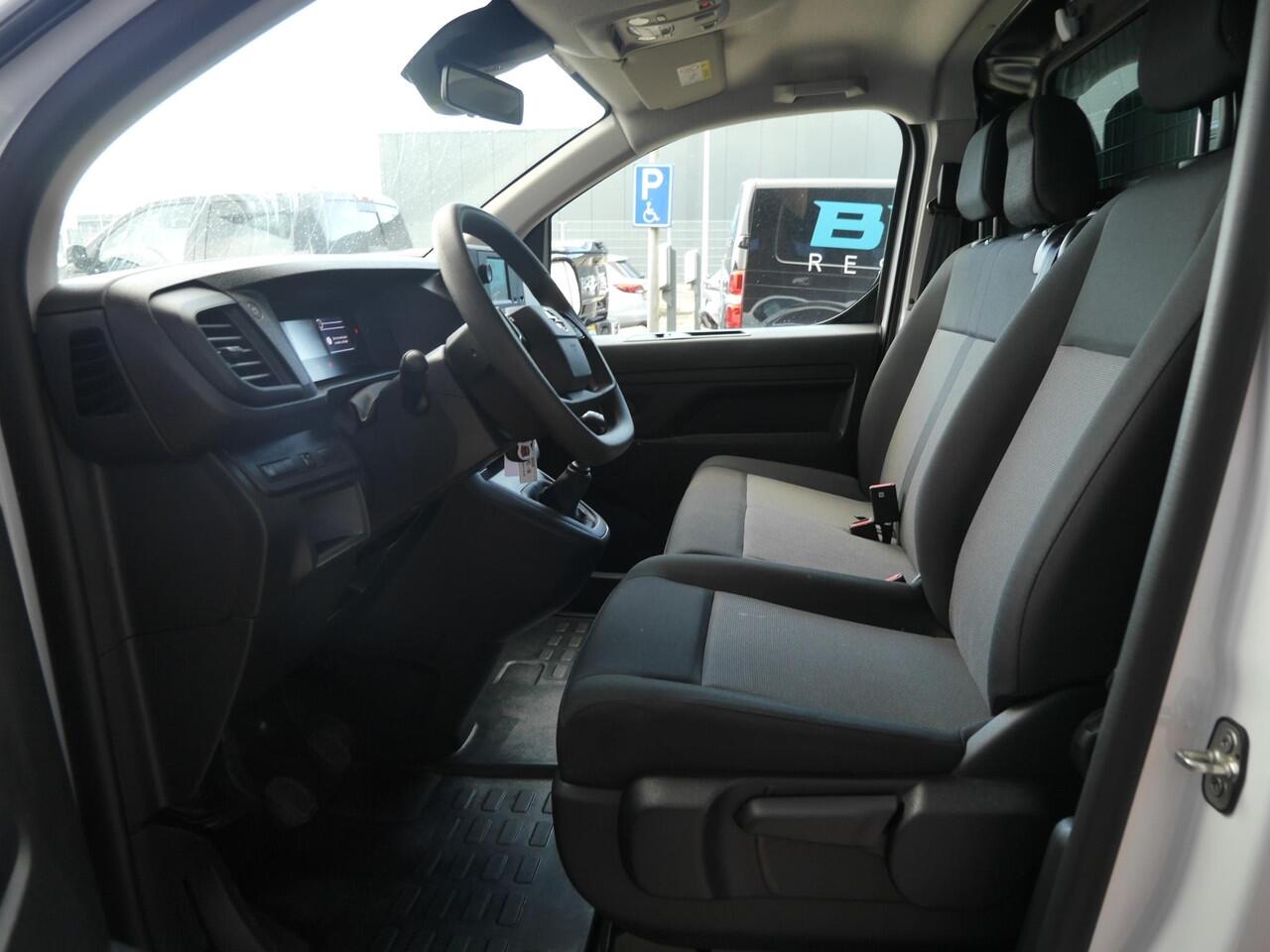 Opel VIVARO 2.0 Diesel 145 L3 | Lage km.stand | 3 Zits Parkeersensoren achter | Regensensor | Achterdeuren met ramen | Airco | Digtitaal instrumentenpaneel | Trekhaakvoorbereiding