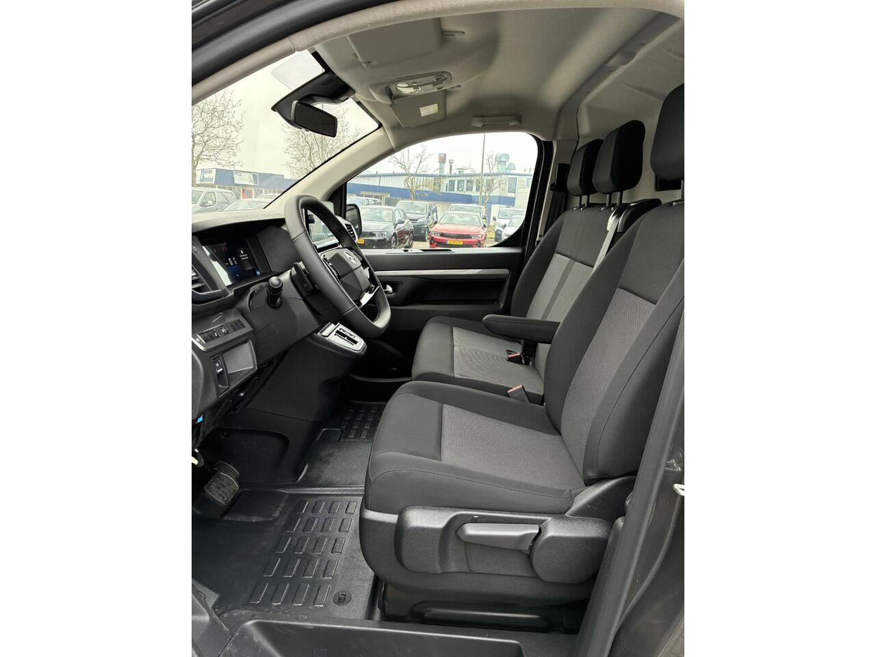 Opel VIVARO Electric L3 75 kWh/136Pk Automaat | Climate control | Navigatie | Camera | Cruise control | 3-Persoons | Laadruimte betimmering | 17" LM-Velgen