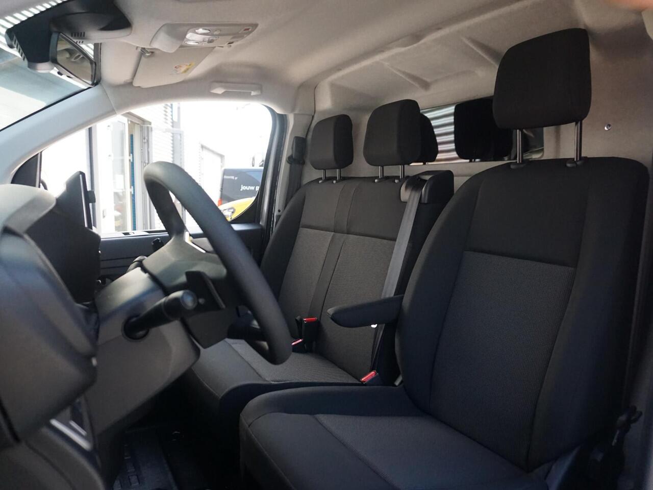 Opel VIVARO Electric L3 75 kWh | 8 jaar garantie | Apple Carplay | camera | parkeersensoren voor & achter | dodehoekwaarschuwing | Comfort tussenschot