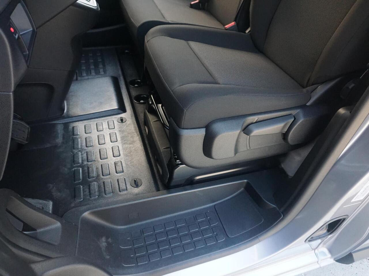 Opel VIVARO Electric L3 75 kWh | 8 jaar garantie | Apple Carplay | camera | parkeersensoren voor & achter | dodehoekwaarschuwing | Comfort tussenschot