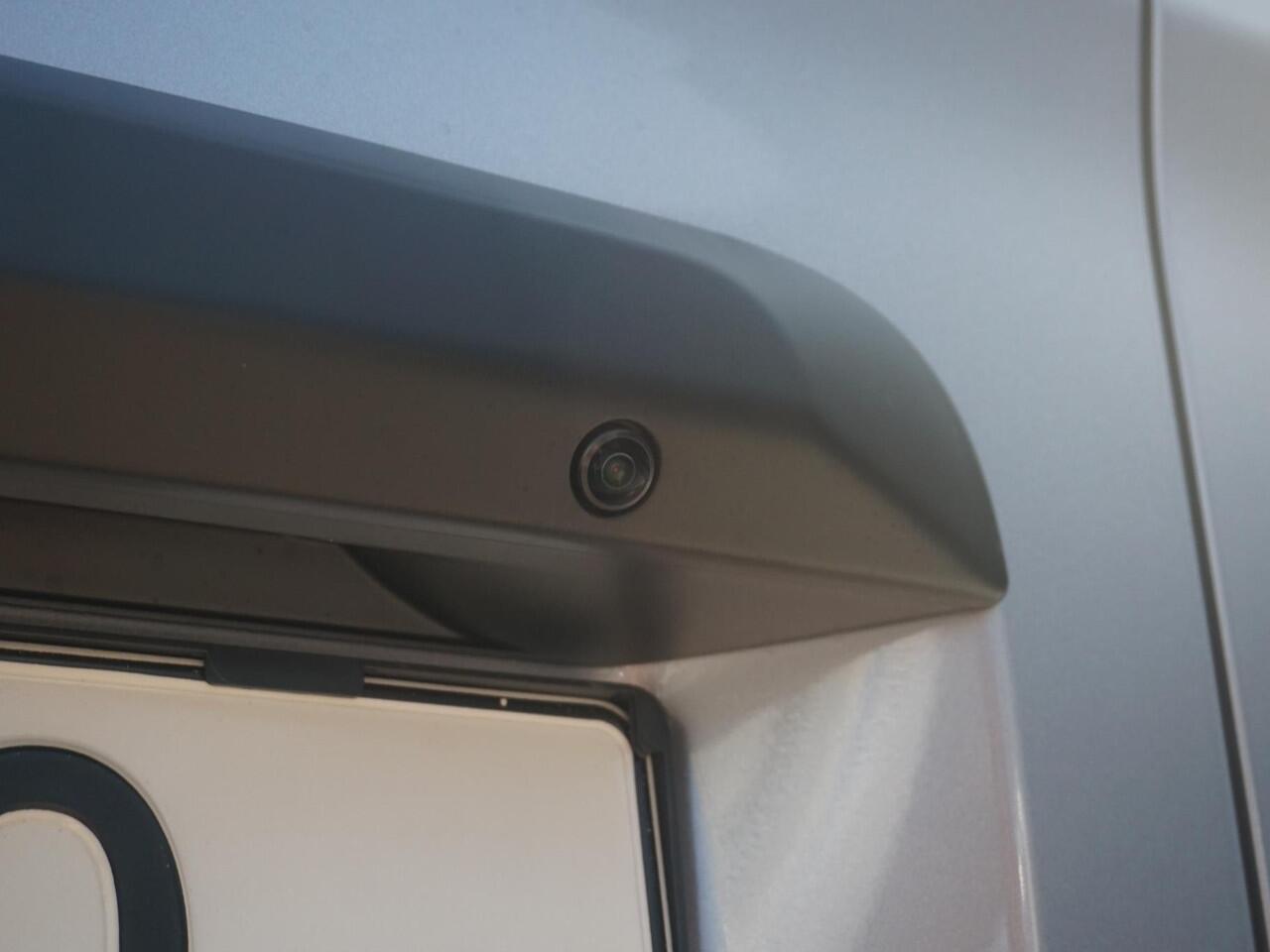 Opel VIVARO Electric L3 75 kWh | 8 jaar garantie | Apple Carplay | camera | parkeersensoren voor & achter | dodehoekwaarschuwing | Comfort tussenschot