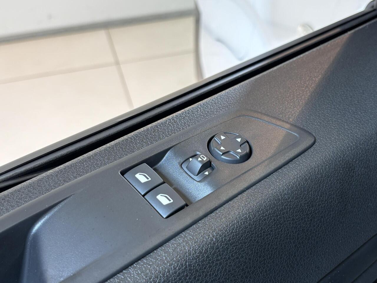 Opel VIVARO Electric L3 75 kWh | 8 jaar garantie | Surround View Pakket | Dodehoek detectie | Apple Carplay | camera | parkeersensoren voor & achter | Comfort scheidingswand | rijklaarprijs