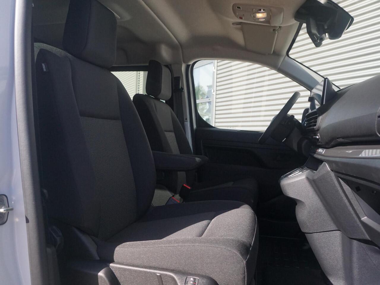 Opel VIVARO Electric 75 kWh Dubbele Cabine | 2x schuifdeur | 0% rente | 8 jaar garantie | Dynamic Surround View Pakket| Comfort Pakket | Exterieur Pakket | Winterpakket | Apple Carplay | rondom zicht camera's | LM velgen | Dodehoek detectie | parkeersensoren voor & a