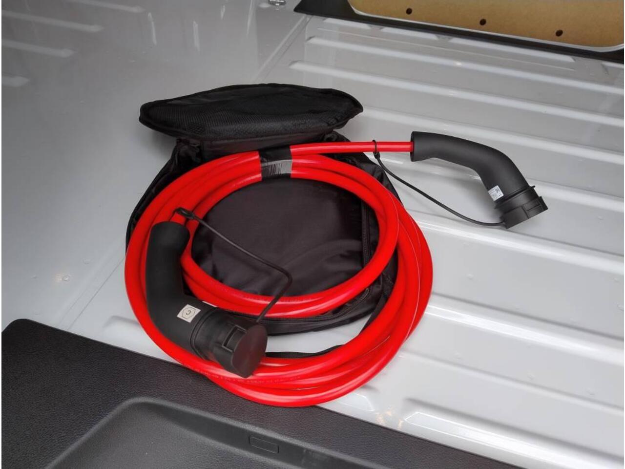 Opel VIVARO Electric L2 75 kWh 136pk | 8 jaar garantie | 0% financial lease | Multimedia | Apple Carplay | Android Auto | Achteruitrijcamera | Parkeersensoren voor en achter | Digitale cockpit | Stuurwielbediening | Tussenwand comfort met raam | Bestuurdersstoel comf