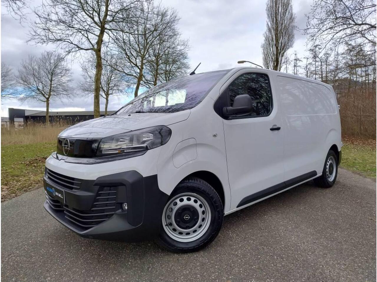 Opel VIVARO Electric L2 75 kWh 136pk | 8 jaar garantie | 0% financial lease | Multimedia | Apple Carplay | Android Auto | Achteruitrijcamera | Parkeersensoren voor en achter | Digitale cockpit | Stuurwielbediening | Tussenwand comfort met raam | Bestuurdersstoel comf