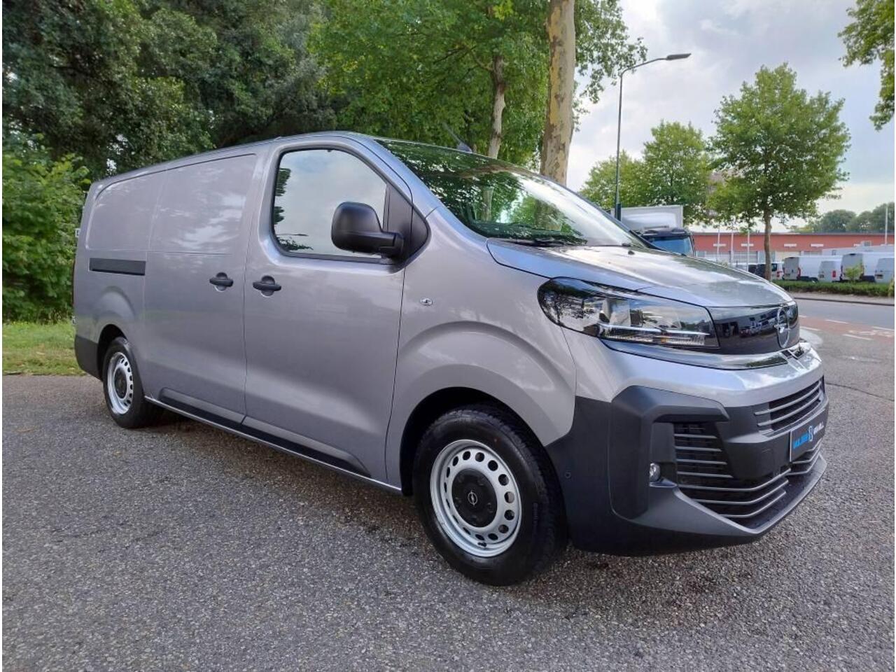 Opel VIVARO Electric L3 75 kWh 136pk | 8 jaar garantie | 0% financial lease | Multimedia | Apple Carplay | Android Auto | Achteruitrijcamera | Parkeersensoren voor en achter | Digitale cockpit | Stuurwielbediening | Tussenwand comfort met raam | Bestuurdersstoel comf