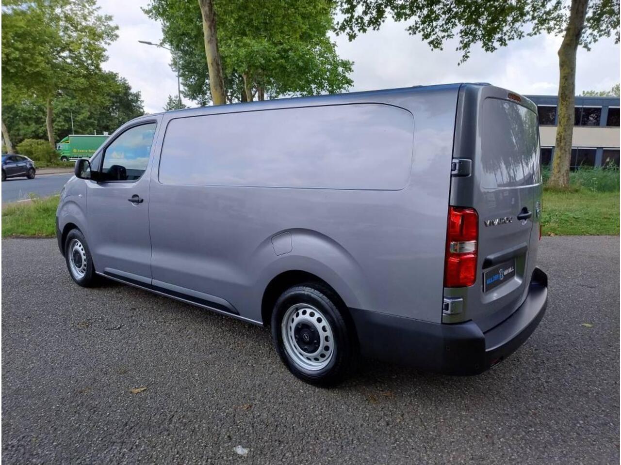 Opel VIVARO Electric L3 75 kWh 136pk | ACTIE! | 8 jaar garantie | 0% financial lease | Multimedia | Apple Carplay | Android Auto | Achteruitrijcamera | Parkeersensoren voor en achter | Digitale cockpit | Stuurwielbediening | Tussenwand comfort met raam | Bestuurderss