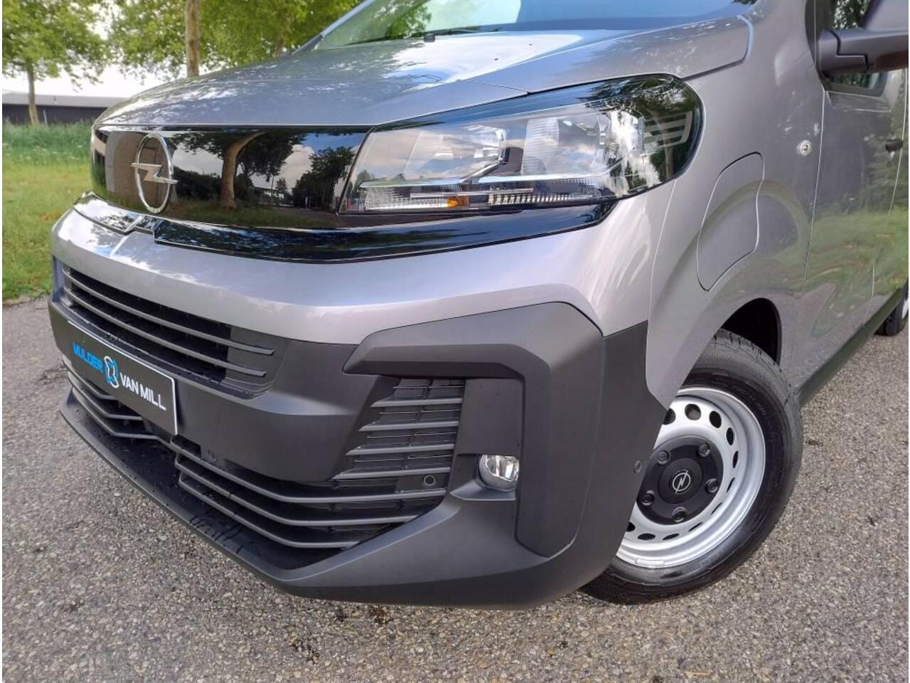 Opel VIVARO Electric L3 75 kWh 136pk | ACTIE! | 8 jaar garantie | 0% financial lease | Multimedia | Apple Carplay | Android Auto | Achteruitrijcamera | Parkeersensoren voor en achter | Digitale cockpit | Stuurwielbediening | Tussenwand comfort met raam | Bestuurderss