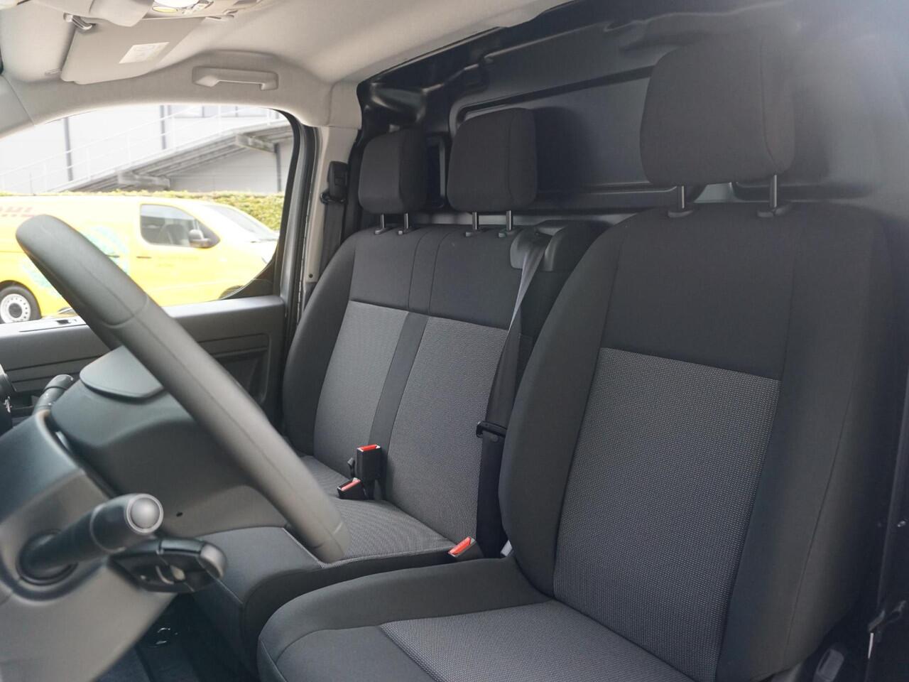 Opel VIVARO Electric L3 75 kWh | tot 8 jaar garantie | navigatie incl. Apple Carplay | airco | parkeersensoren | e-Call pakket | 3-zitplaatsen | rijklaarprijs