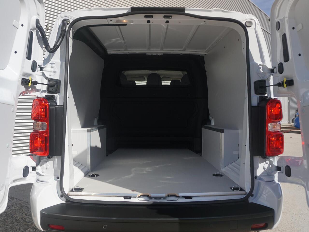 Opel VIVARO Electric 75 kWh Dubbele Cabine | 2x schuifdeur | tot 8 jaar garantie | Dynamic Surround View Pakket | Exterieur pakket | Comfort Pakket | Winterpakket | Apple Carplay | rondom zicht camera's | LM velgen | Dodehoek detectie | parkeersensoren voor & achter 