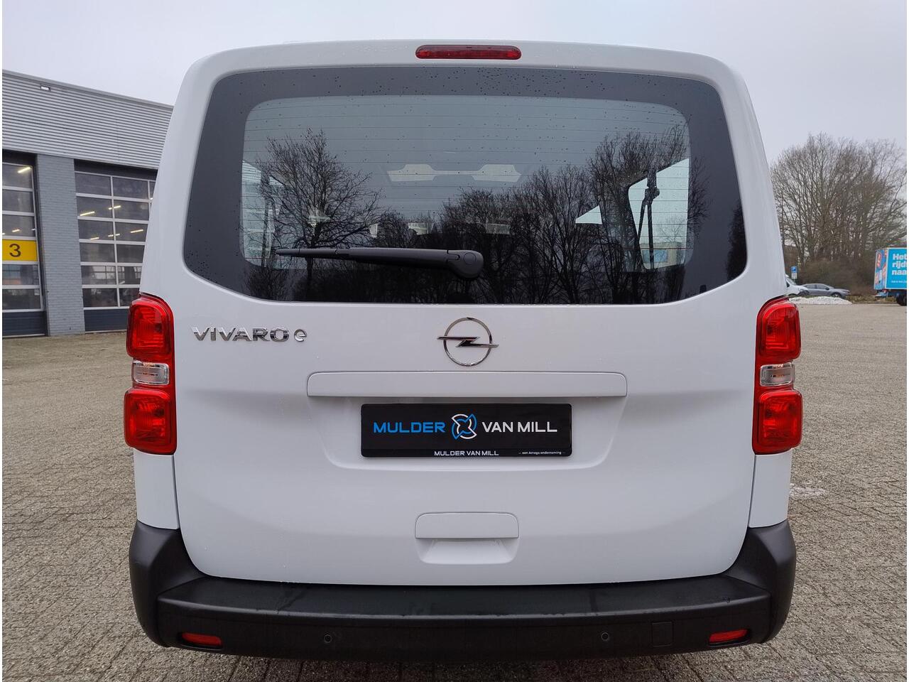 Opel VIVARO Combi Electric L3 75 kWh | 9-persoons | van ¤60.414 voor ¤46.443 incl. BTW | TAXI ombouw mogelijk