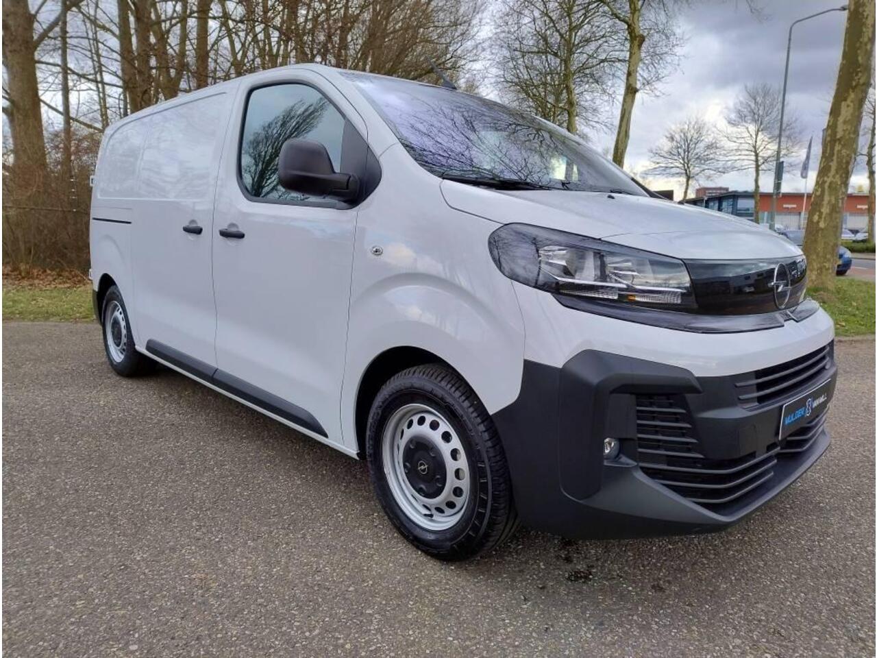 Opel VIVARO Electric L2 75 kWh 136pk | 8 jaar garantie | 0% financial lease | Houten afwerking laadruimte | NAVI | Multimedia | Apple Carplay | Android Auto | Achteruitrijcamera | Parkeersensoren voor en achter | Dode hoek detectie | Digitale cockpit | Stuurwielbedie