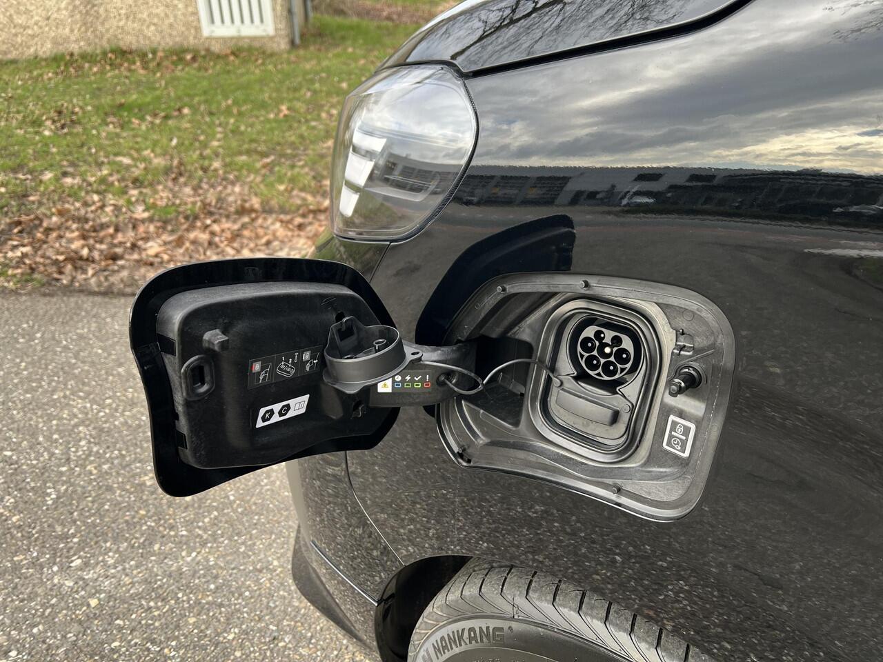 Opel VIVARO Electric L3 75kWh 136pk | STX SPORT | Lederen bekleding STX | STX Pakket | Dakspoiler | Sideskirts | 18 inch zwarte velgen | City Pakket | Comfort Pakket | Exterieur Pakket | Full ECO LED verlichting | Winter Pakket | Houten afwerking laadruimte | Reserve
