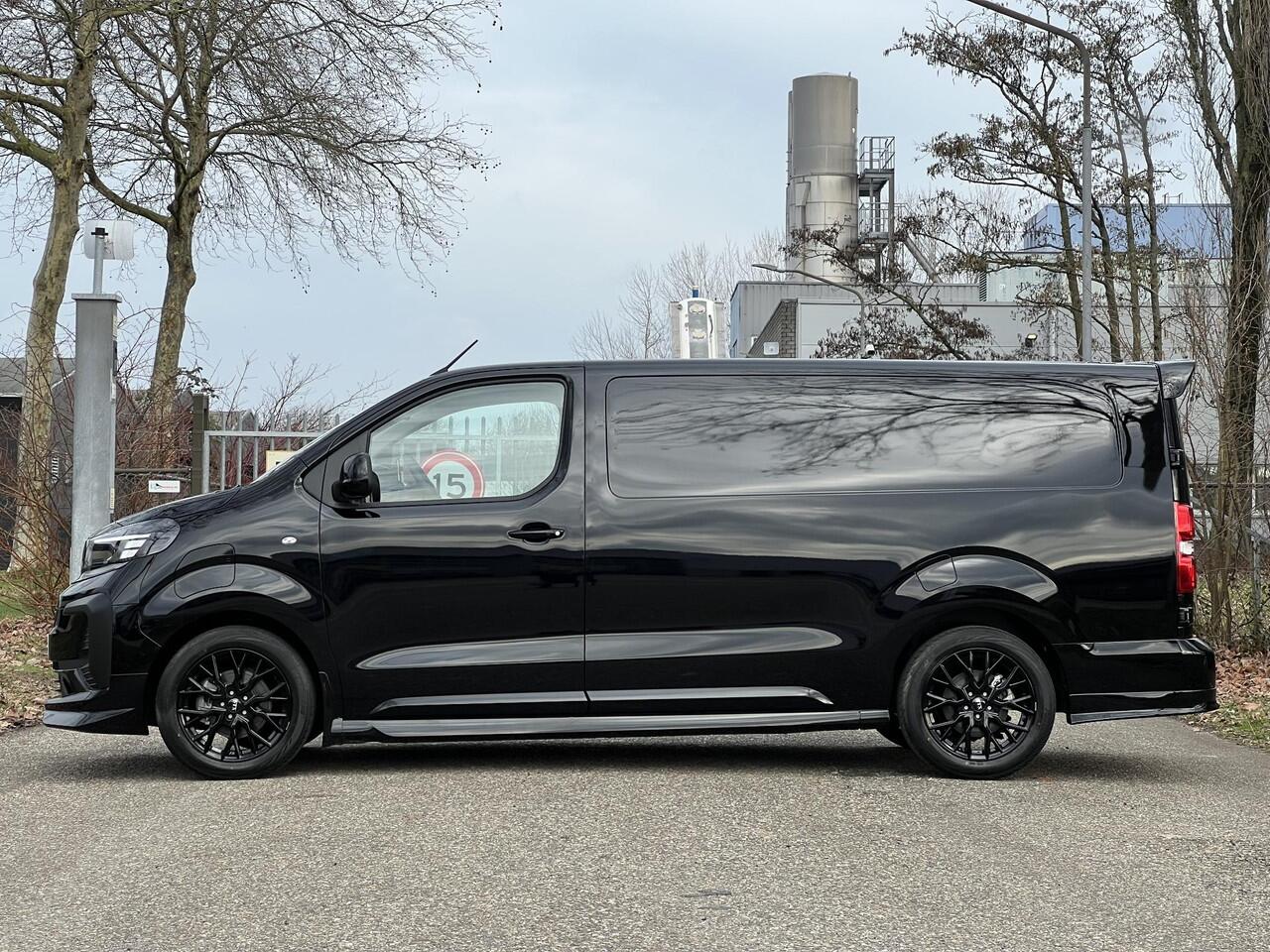 Opel VIVARO Electric L3 75kWh 136pk | STX SPORT | Lederen bekleding STX | STX Pakket | Dakspoiler | Sideskirts | 18 inch zwarte velgen | City Pakket | Comfort Pakket | Exterieur Pakket | Full ECO LED verlichting | Winter Pakket | Houten afwerking laadruimte | Reserve