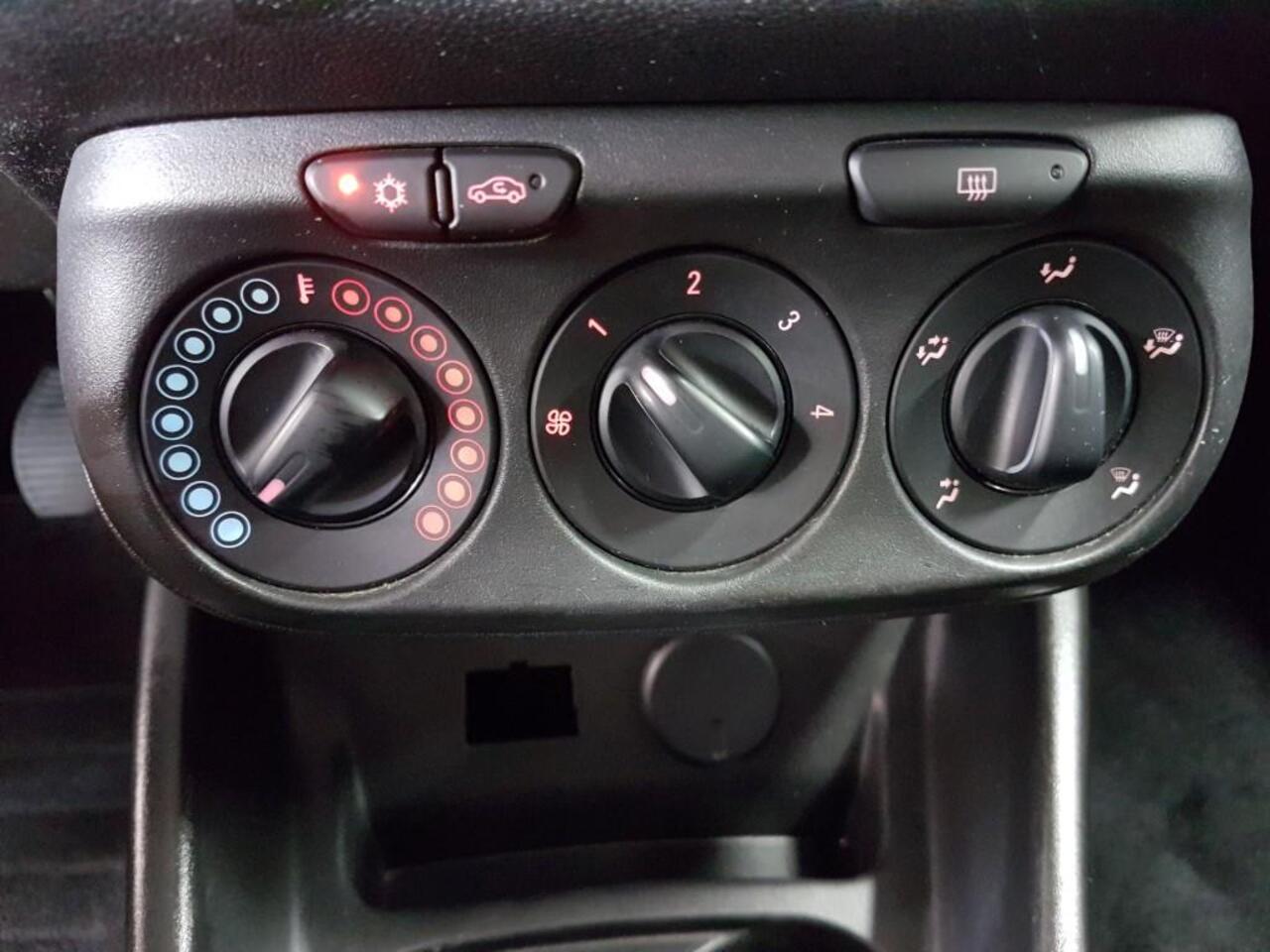 Opel e-Corsa 1200i 16V 3 DEURS AIRCO BRANDWEER ROOD