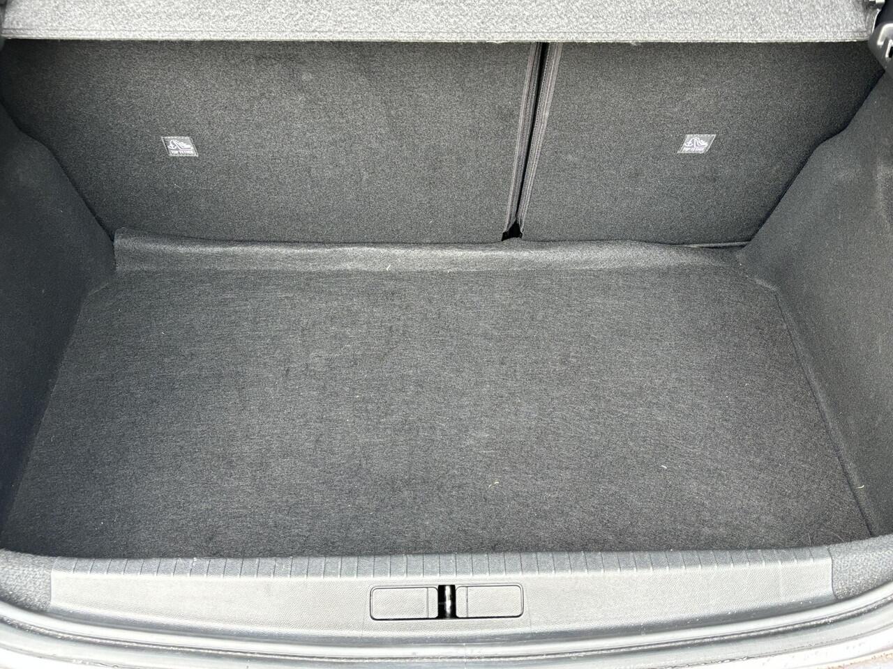 Opel e-Corsa Elegance EV 3-FASEN 50kWh 136pk | 11 KW BOORDLADER | PREMIUM PACK | 180° CAMERA+SENSOREN | NAVI PRO 10" | ISOFIX | DODEHOEK | DAB+ |