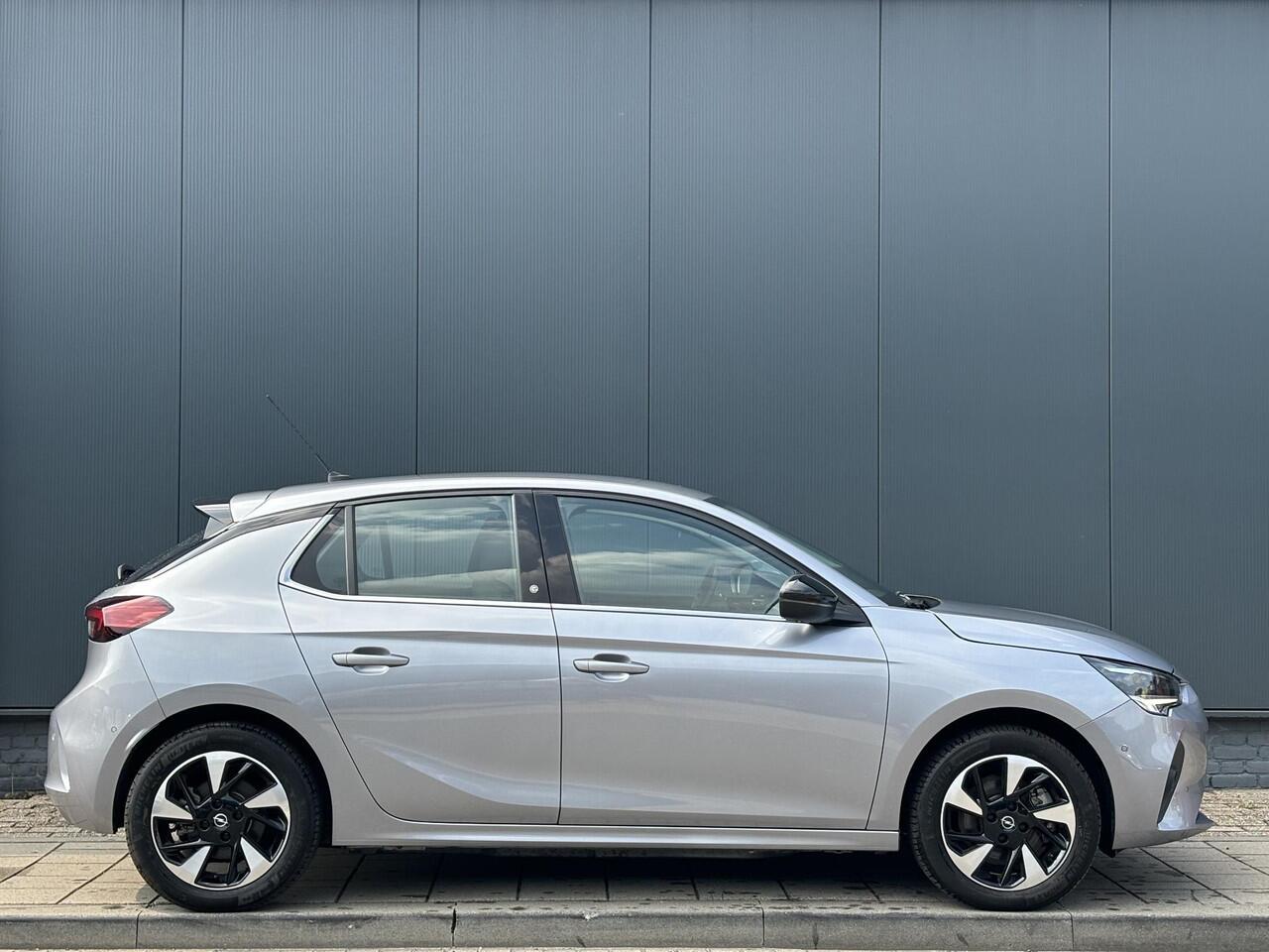 Opel e-Corsa Elegance EV 3-FASEN 50kWh 136pk | 11 KW BOORDLADER | PREMIUM PACK | 180° CAMERA+SENSOREN | NAVI PRO 10" | ISOFIX | DODEHOEK | DAB+ |
