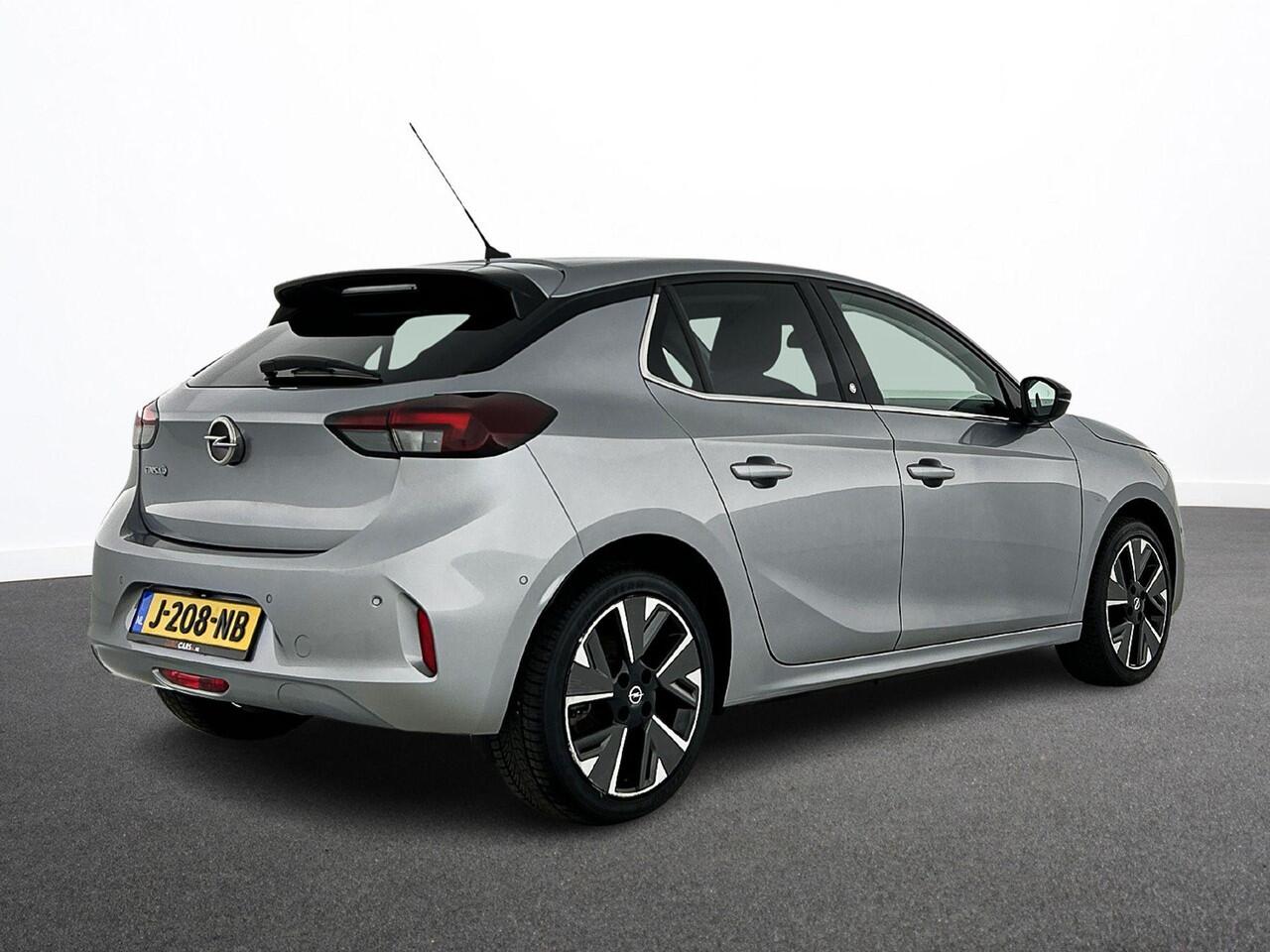 Opel e-Corsa Elegance 50 kWh Navigatie Apple Carplay/Android Auto Camera Parkeersensoren Cruise Control Stoel- en stuurverwarming Climate Control Lichtmetalen velgen