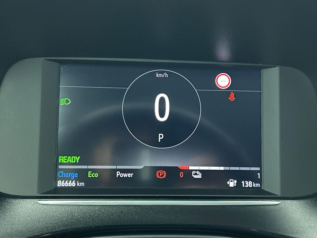 Opel e-Corsa Elegance 50 kWh Navigatie Apple Carplay/Android Auto Camera Parkeersensoren Cruise Control Stoel- en stuurverwarming Climate Control Lichtmetalen velgen
