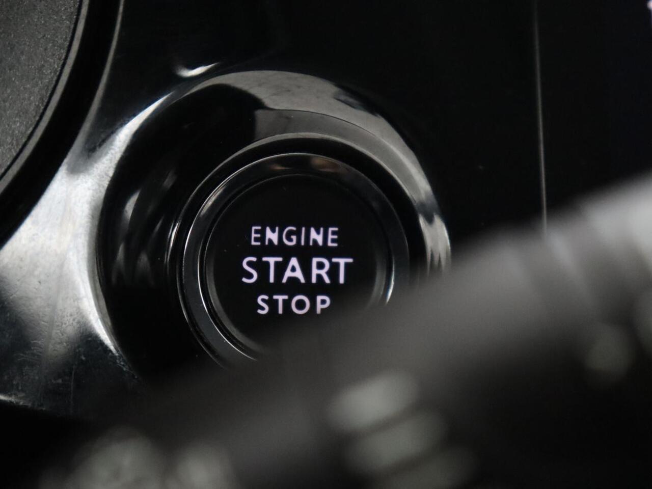 Opel e-Corsa Elegance 50 kWh | Stoelverwarming | Carplay | Navigatie | Stuurverwarming | Parkeerhulp | Climate control | Full LED | Keyless | 17'' lichtmetalen velgen