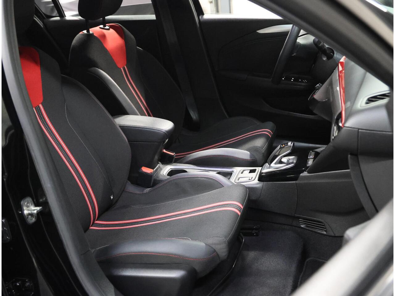 Opel e-Corsa GS Line 50kWh 136PK | 1ste eigenaar | Winterpakket | ACCURAPPORT 93% | Parkeersensoren | Navigatie | AUTOMAAT | AppleCarplay/AndroidAuto | Stoel&Stuur Verwarming | Climate Control | Cruise Control | 10"scherm | Camera | Navigatie | LM velgen | Keyless | 