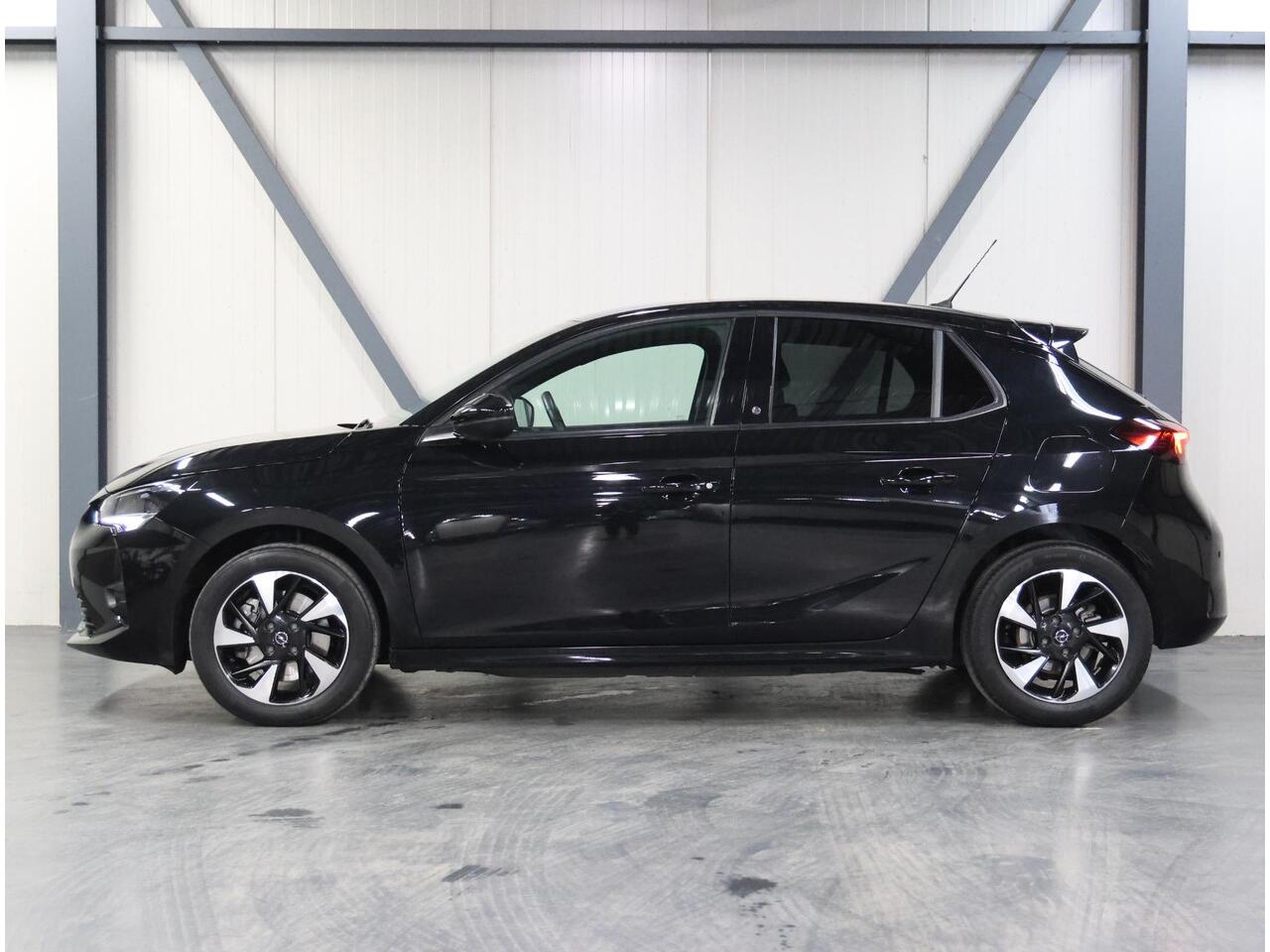Opel e-Corsa GS Line 50kWh 136PK | 1ste eigenaar | Winterpakket | ACCURAPPORT 93% | Parkeersensoren | Navigatie | AUTOMAAT | AppleCarplay/AndroidAuto | Stoel&Stuur Verwarming | Climate Control | Cruise Control | 10"scherm | Camera | Navigatie | LM velgen | Keyless | 