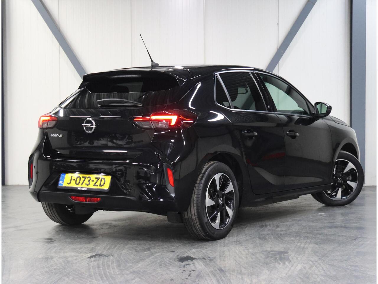 Opel e-Corsa GS Line 50kWh 136PK | 1ste eigenaar | Winterpakket | ACCURAPPORT 93% | Parkeersensoren | Navigatie | AUTOMAAT | AppleCarplay/AndroidAuto | Stoel&Stuur Verwarming | Climate Control | Cruise Control | 10"scherm | Camera | Navigatie | LM velgen | Keyless | 