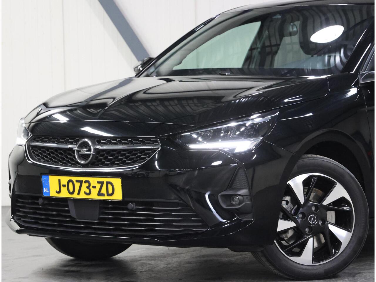 Opel e-Corsa GS Line 50kWh 136PK | 1ste eigenaar | Winterpakket | ACCURAPPORT 93% | Parkeersensoren | Navigatie | AUTOMAAT | AppleCarplay/AndroidAuto | Stoel&Stuur Verwarming | Climate Control | Cruise Control | 10"scherm | Camera | Navigatie | LM velgen | Keyless | 