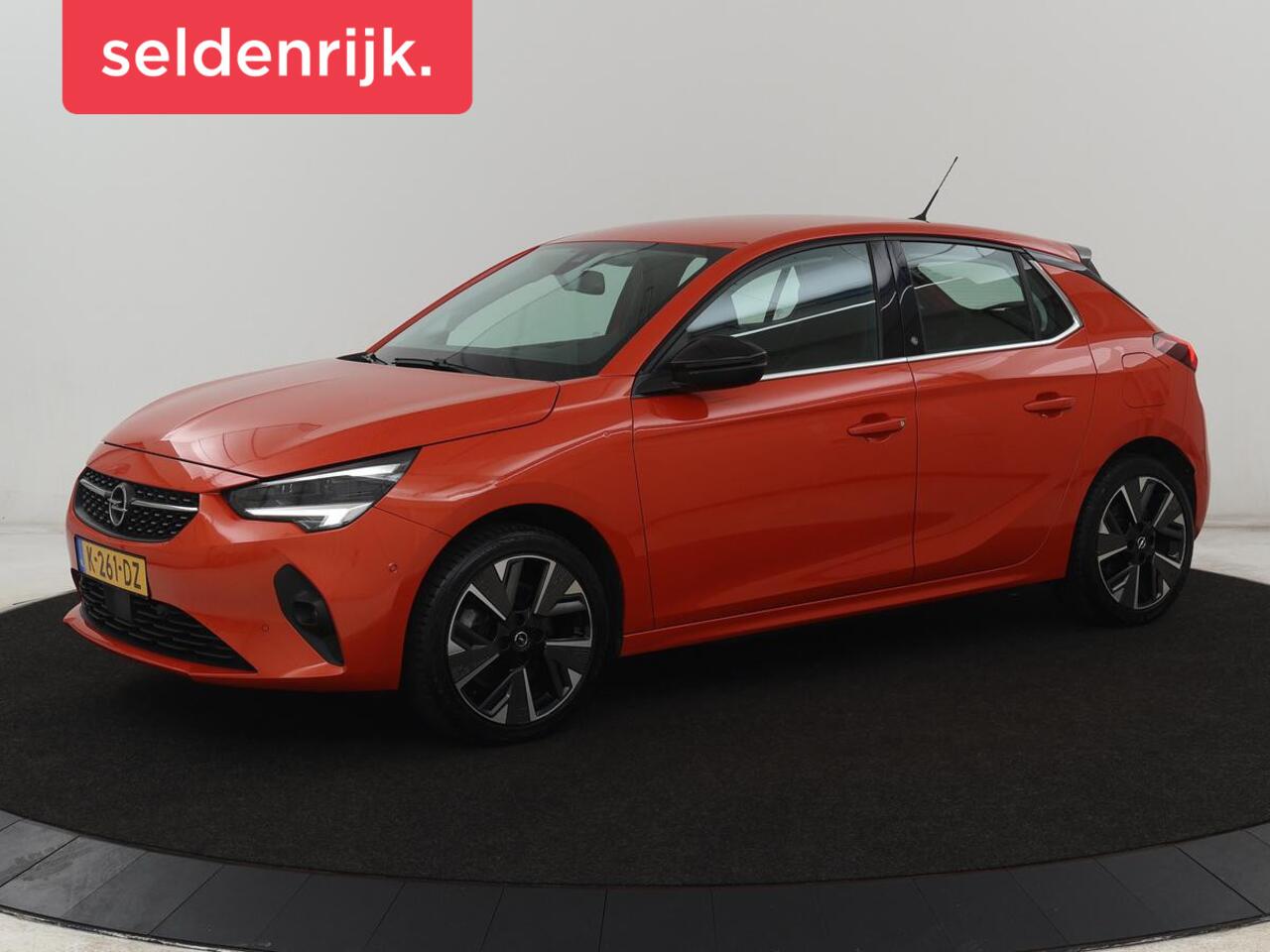 Opel e-Corsa Elegance 50 kWh | SOH 90% | 3 Fase | Stoelverwarming | Camera | Matrix LED | Carplay | Keyless | Navigatie | Climate control | Parkeerhulp | Cruise control | Stuurverwarming