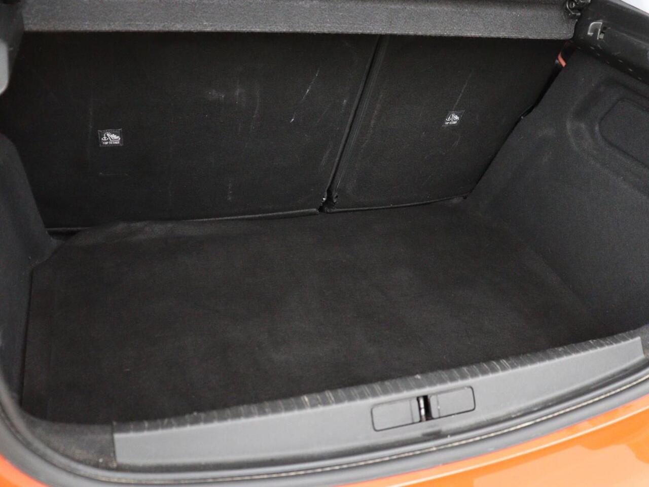 Opel e-Corsa Elegance 50 kWh | SOH 90% | 3 Fase | Stoelverwarming | Camera | Matrix LED | Carplay | Keyless | Navigatie | Climate control | Parkeerhulp | Cruise control | Stuurverwarming