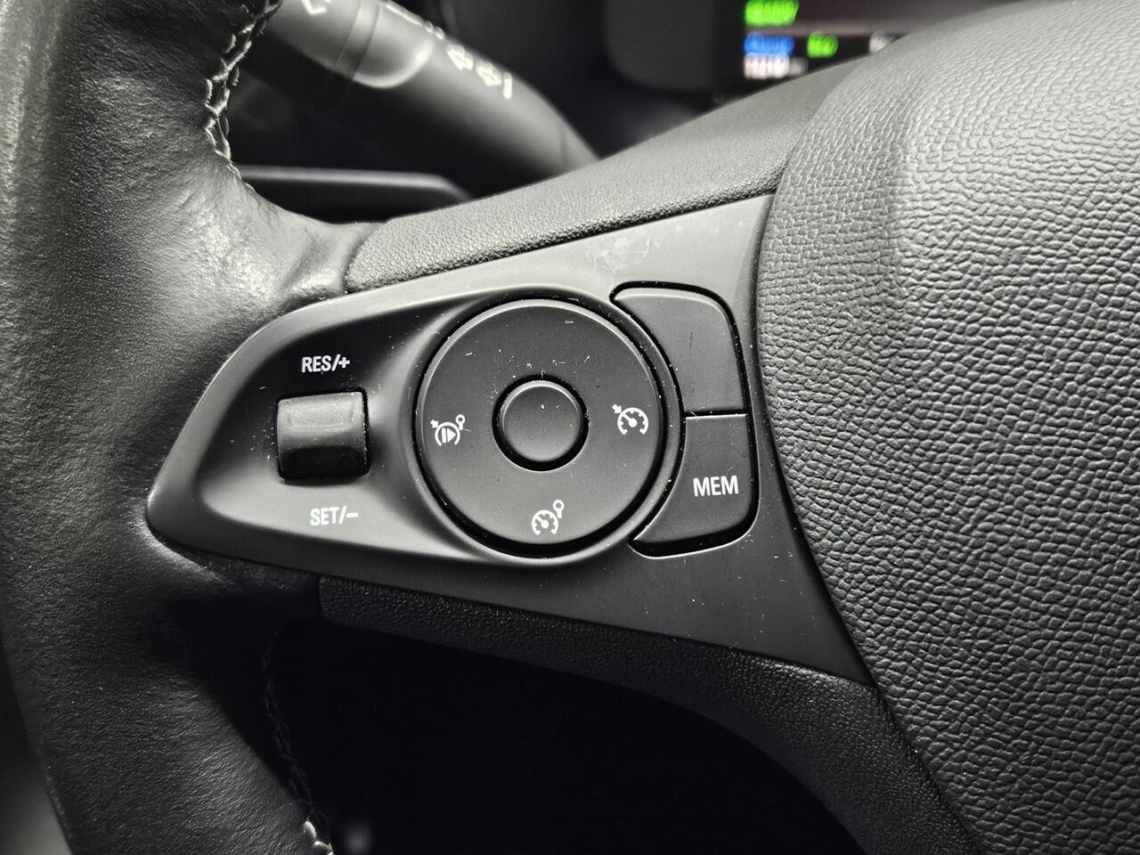 Opel e-Corsa Edition 50 kWh 3 fase | Panoramadak | Trekhaak | Cruise control | Keyless start | Edition+ Pakket | Verkeersbord detectie | Central deurvergrendeling met afstandsbediening |