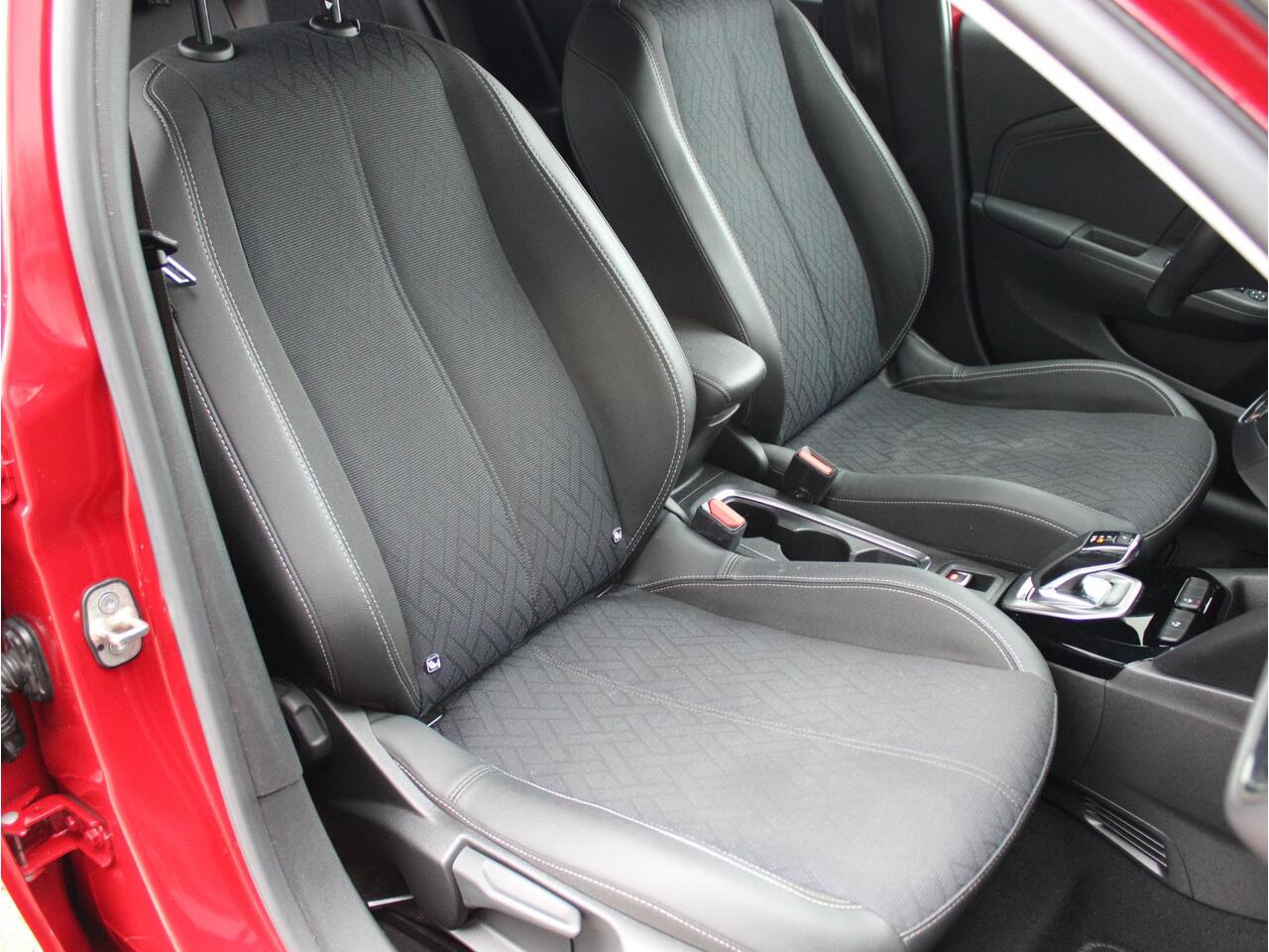 Opel e-Corsa GS Line 50 kWh | Camera / Trekhaak / Climate