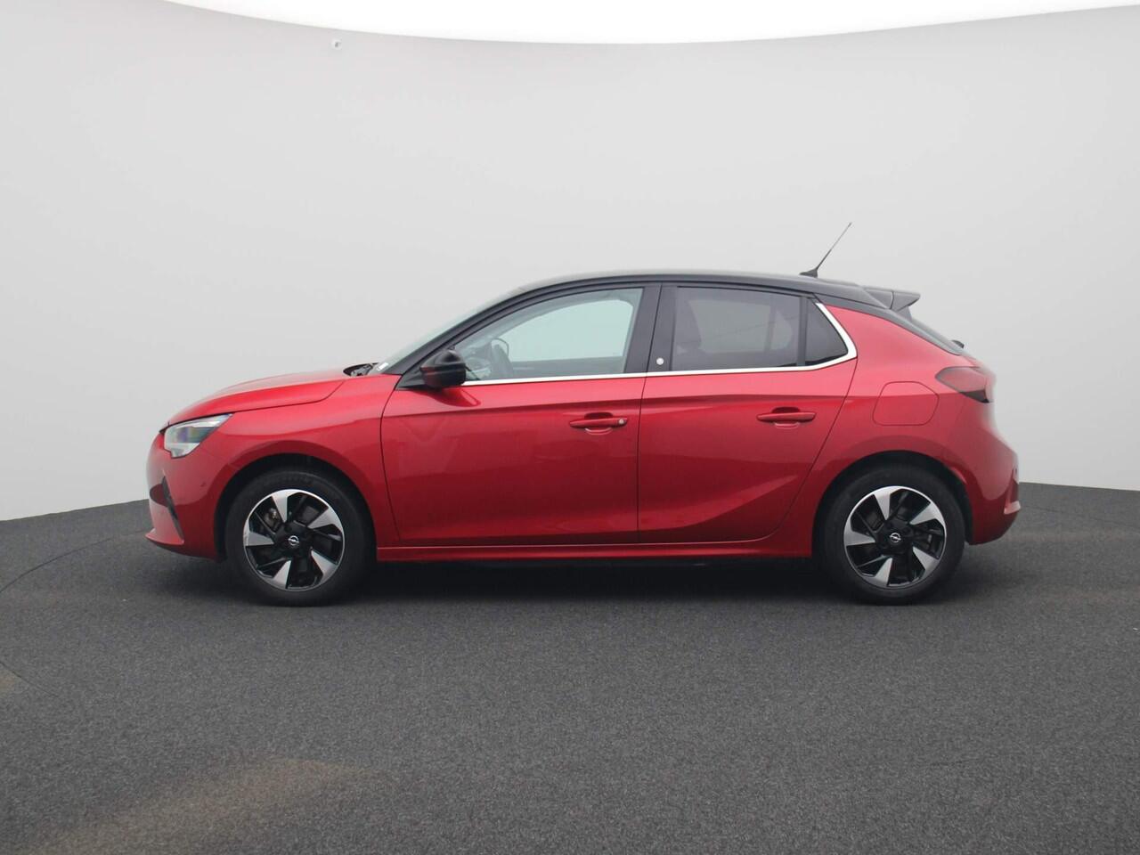 Opel e-Corsa Elegance 50 kWh 136pk | Navigatie | Achteruitrijcamera | Carplay | Parkeersensoren | Keyless entry | Lichtmetalen velgen 16"