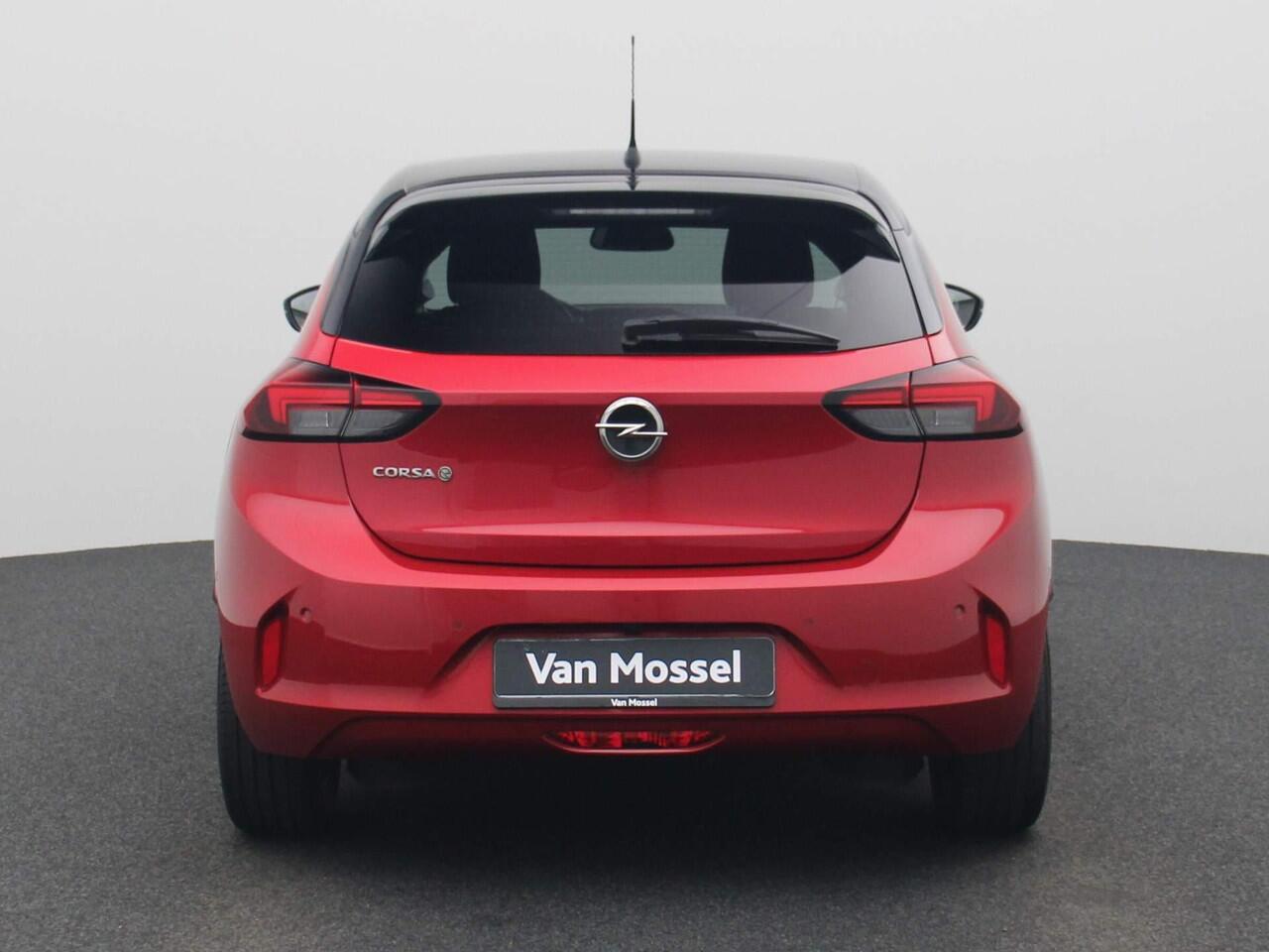 Opel e-Corsa Elegance 50 kWh 136pk | Navigatie | Achteruitrijcamera | Carplay | Parkeersensoren | Keyless entry | Lichtmetalen velgen 16"