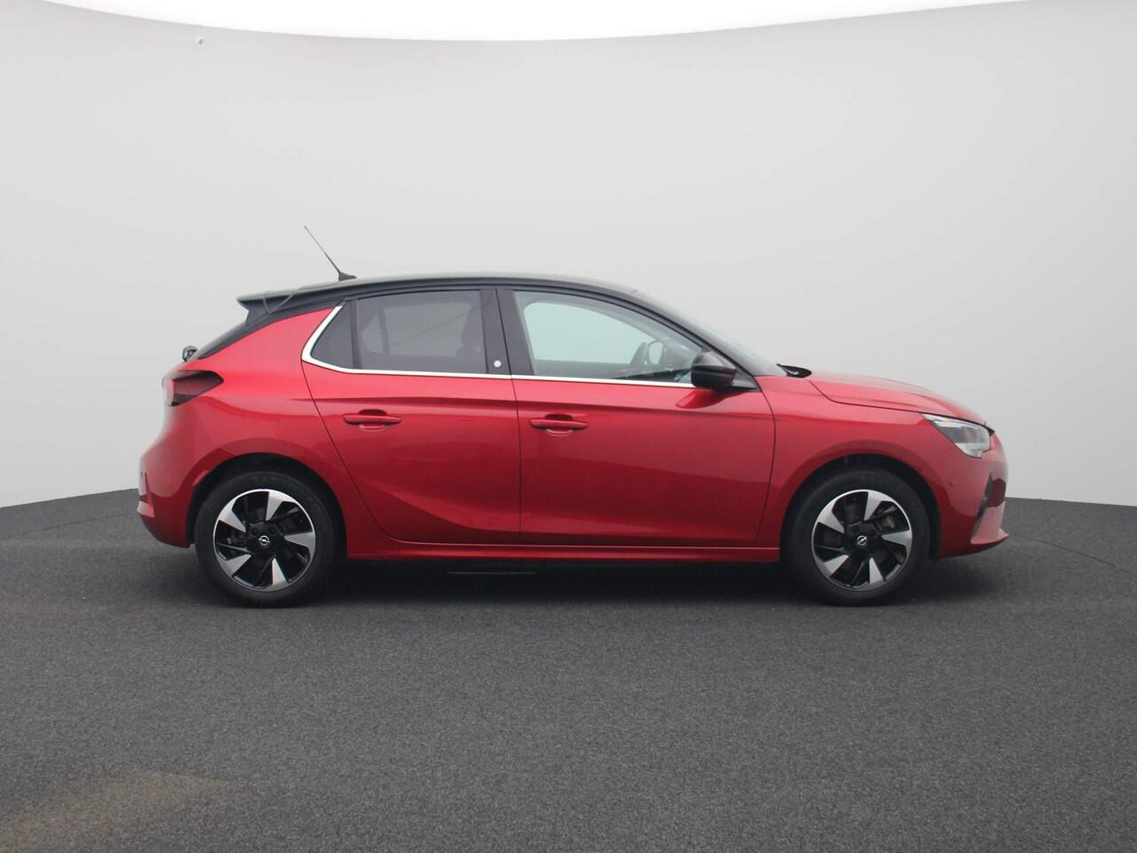 Opel e-Corsa Elegance 50 kWh 136pk | Navigatie | Achteruitrijcamera | Carplay | Parkeersensoren | Keyless entry | Lichtmetalen velgen 16"