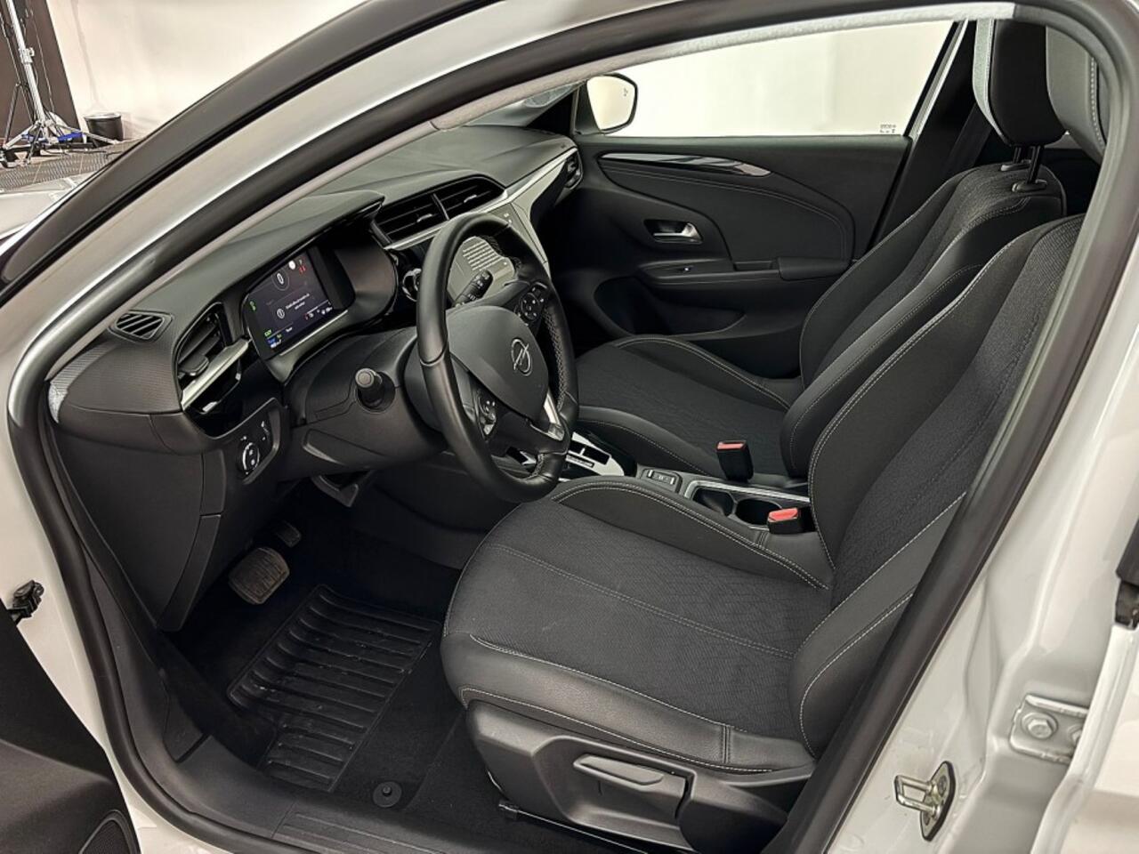 Opel e-Corsa Elegance 50 kWh | Full LED | Half LEDER | KEYLESS