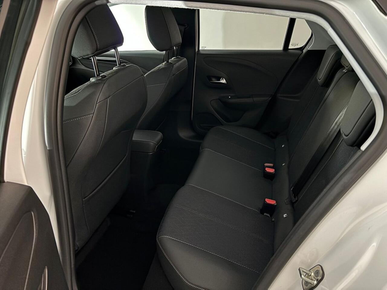 Opel e-Corsa Elegance 50 kWh | Full LED | Half LEDER | KEYLESS