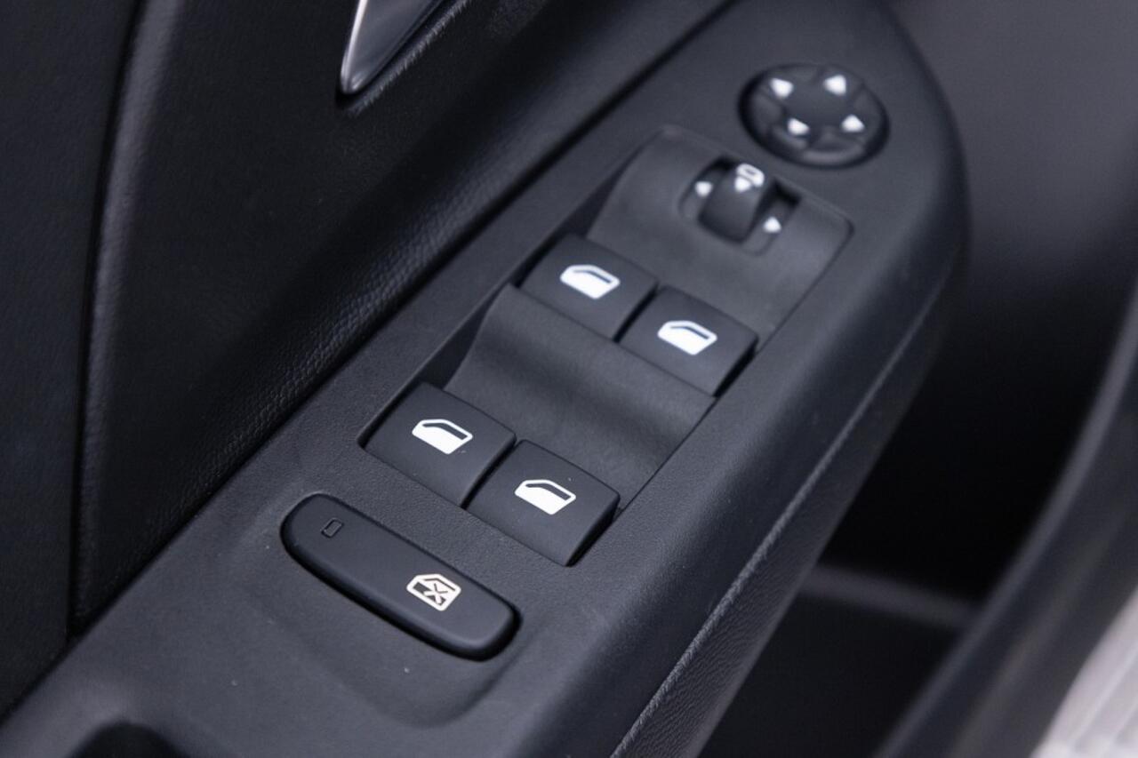 Opel e-Corsa Elegance 50 kWh | SOH 100% | Full LED | Half LEDER | KEYLESS | PDC