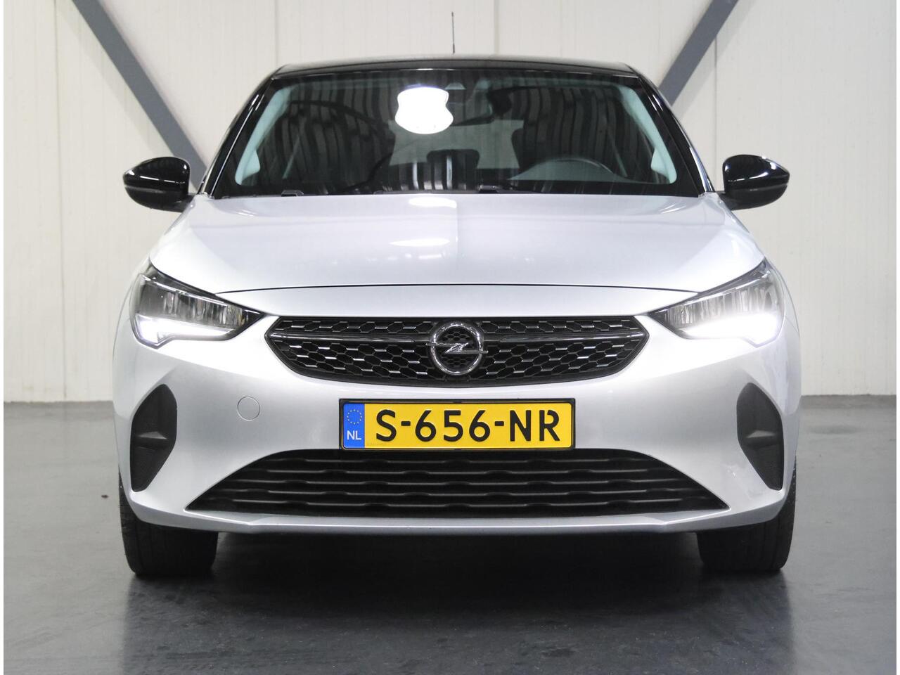 Opel e-Corsa Level 3 50kWh 136PK | 1ste eigenaar | 97%ACCURAPPORT | 3 FASE | Winterpakket | 17"LMV | Parkeersensoren | Navigatie | AUTOMAAT | LM velgen | Keyless | Two-Tone | LED | Parkeersensoren | Privacy Glass | Isofix |