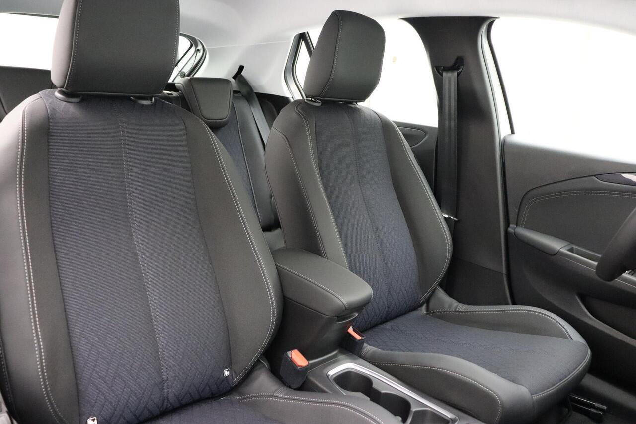 Opel e-Corsa Elegance 50 kWh | 100% elektrisch | 3-Fase | Navigatie | Verwarmbare voorstoelen | Climate Control | Cruise Control | LED koplampen | 16'' Lichtmetalen velgen