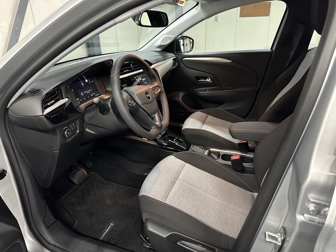 Opel e-Corsa Electric GS 50 kWh 136PK | ACCURAPPORT 100% | NIEUW!! | AppleCarplay/AndroidAuto | stoel & stuur verwarming | Climate Control | Cruise Control | Camera | 16'LM velgen | Keyless | LED | Parkeersensoren | Isofix |